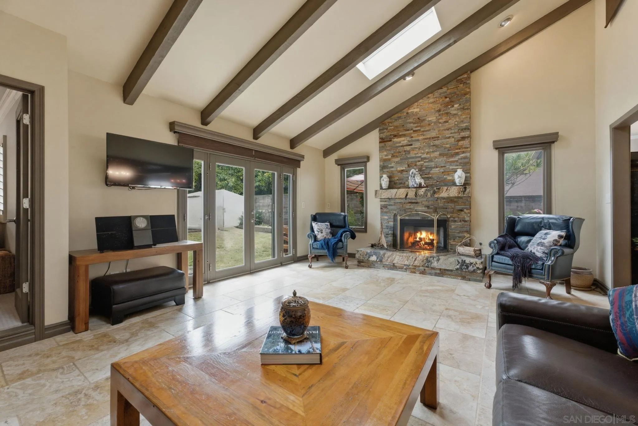 https://cdn.realtyfeed.com/cdn/127/260016960/fb5988595f1083b7841a25c4de37f22a.webp