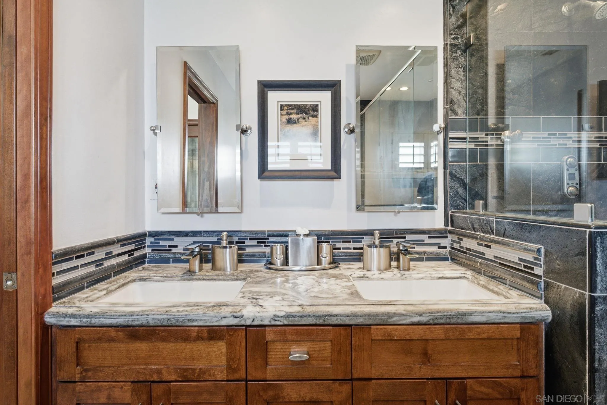 https://cdn.realtyfeed.com/cdn/127/260016960/ffc12eee17aa70a306f728093899f0d9.webp