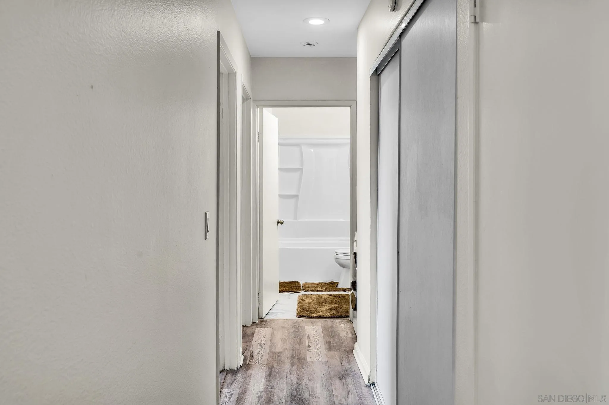 Photo #12: 260016973 Listing: Photo #12