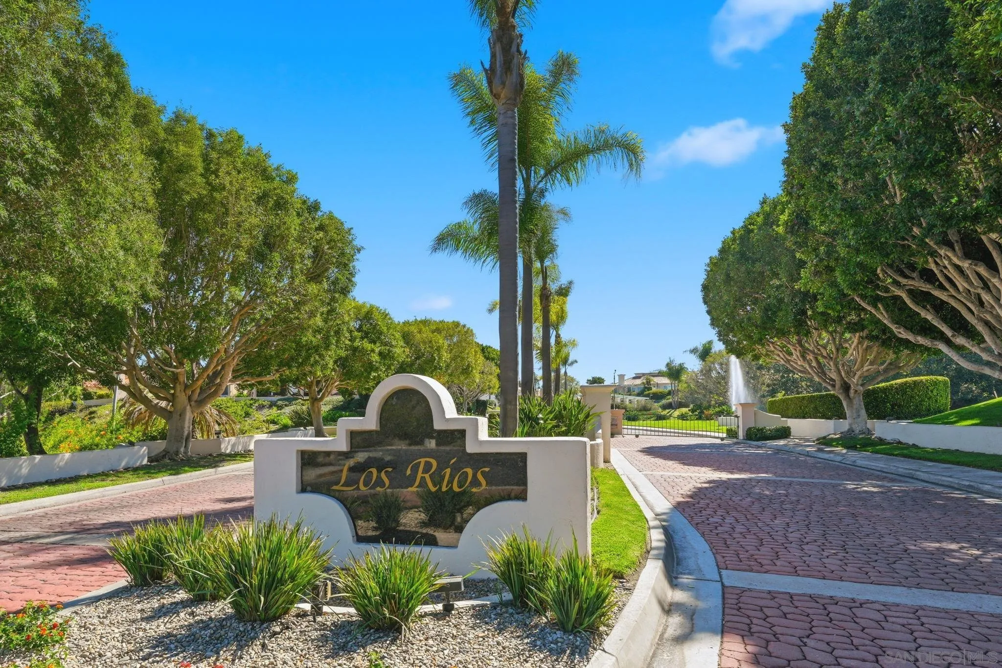 https://cdn.realtyfeed.com/cdn/127/260016974/09ae482d53b16fcae5036580ccf7ea72.webp