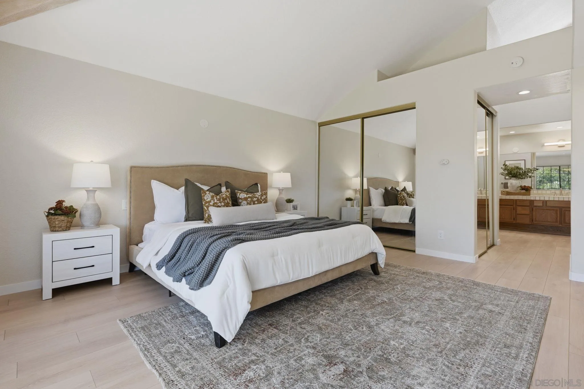 https://cdn.realtyfeed.com/cdn/127/260016974/6f5745b37678777a0e804b1dbdbdb183.webp