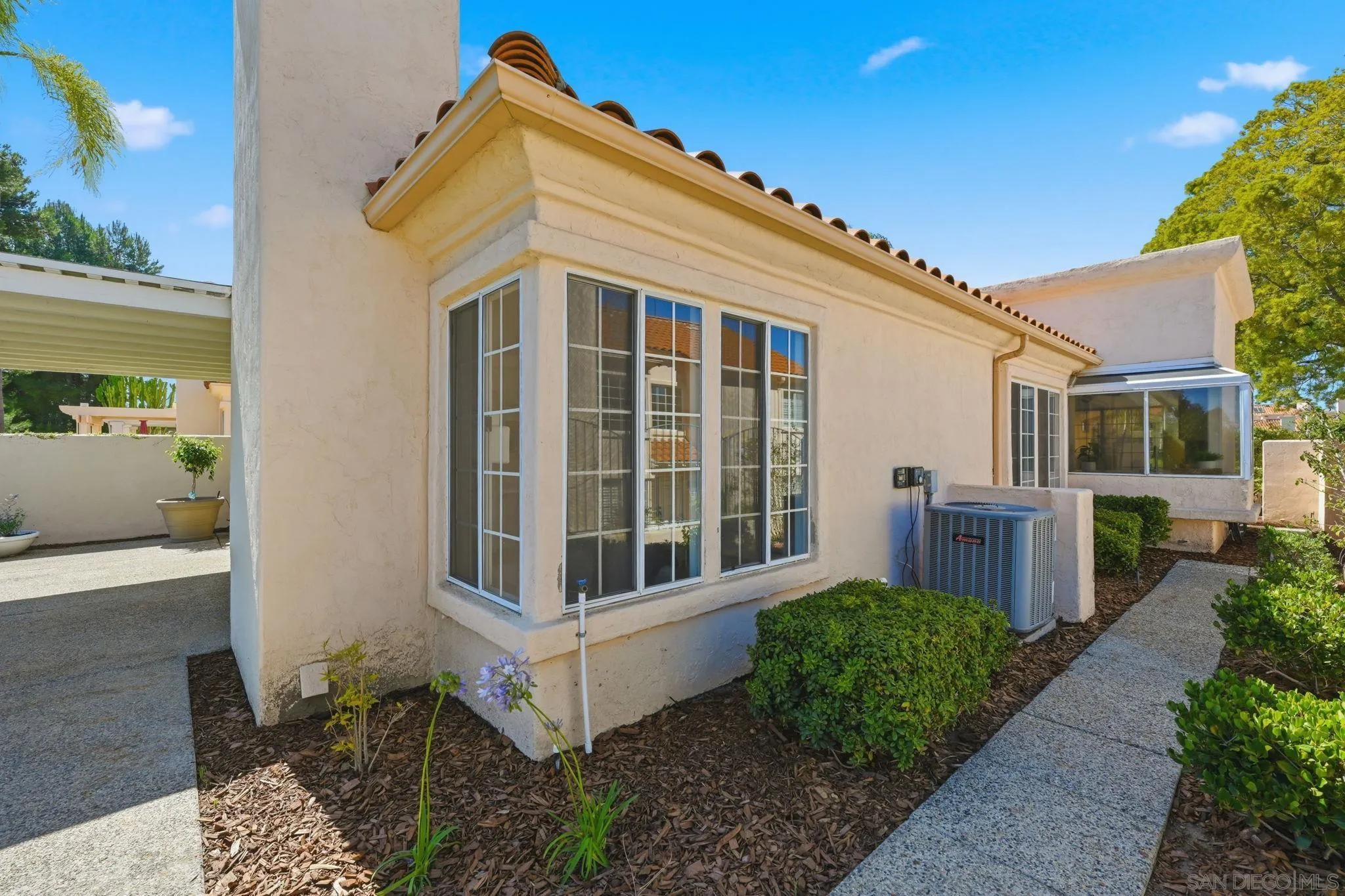 https://cdn.realtyfeed.com/cdn/127/260016974/8ffe9f4f14e94533cdfad64e6f3f57c9.webp
