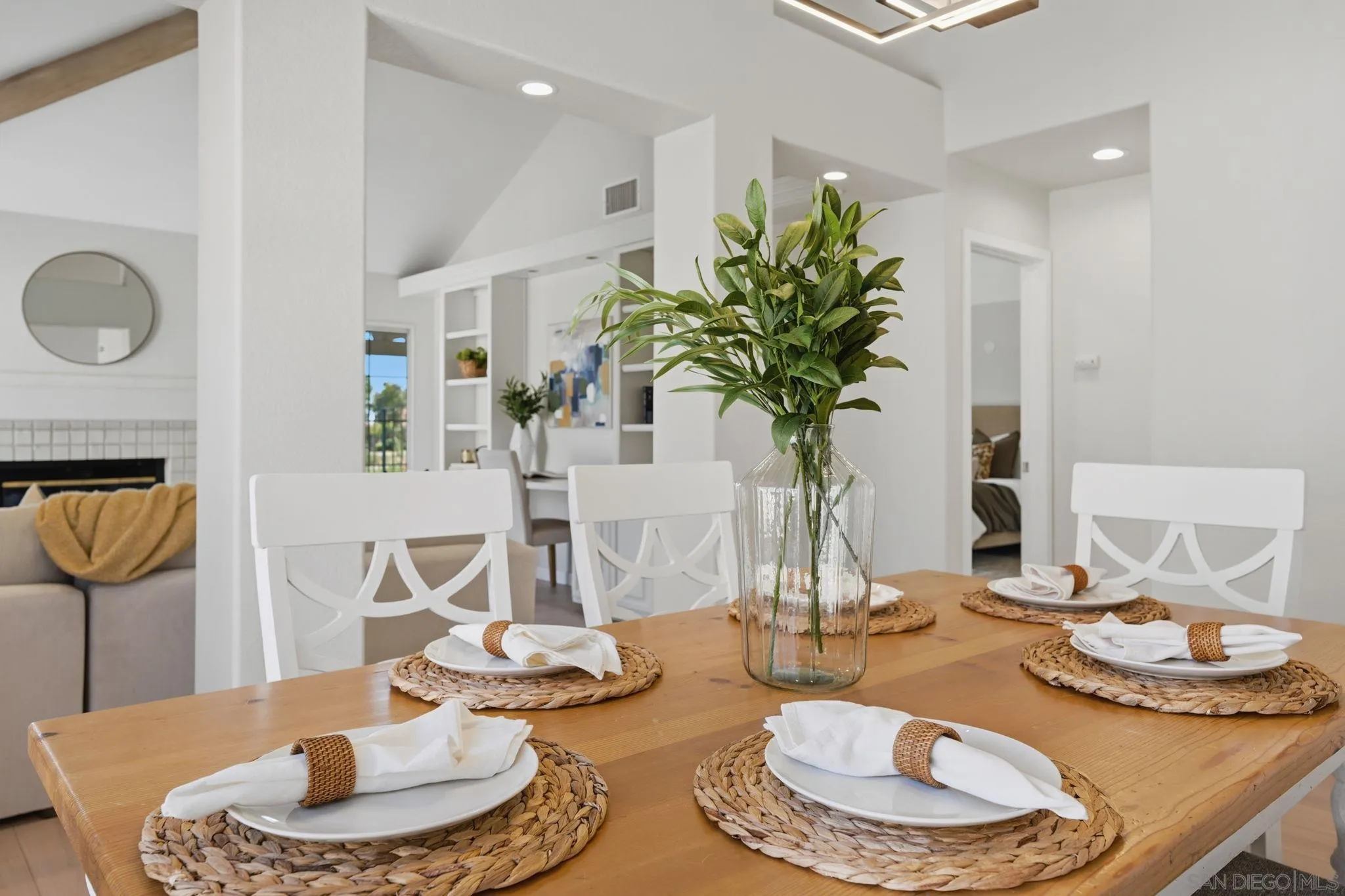 https://cdn.realtyfeed.com/cdn/127/260016974/bd61d5b17e9c49ba5bb9be44b058af8e.webp