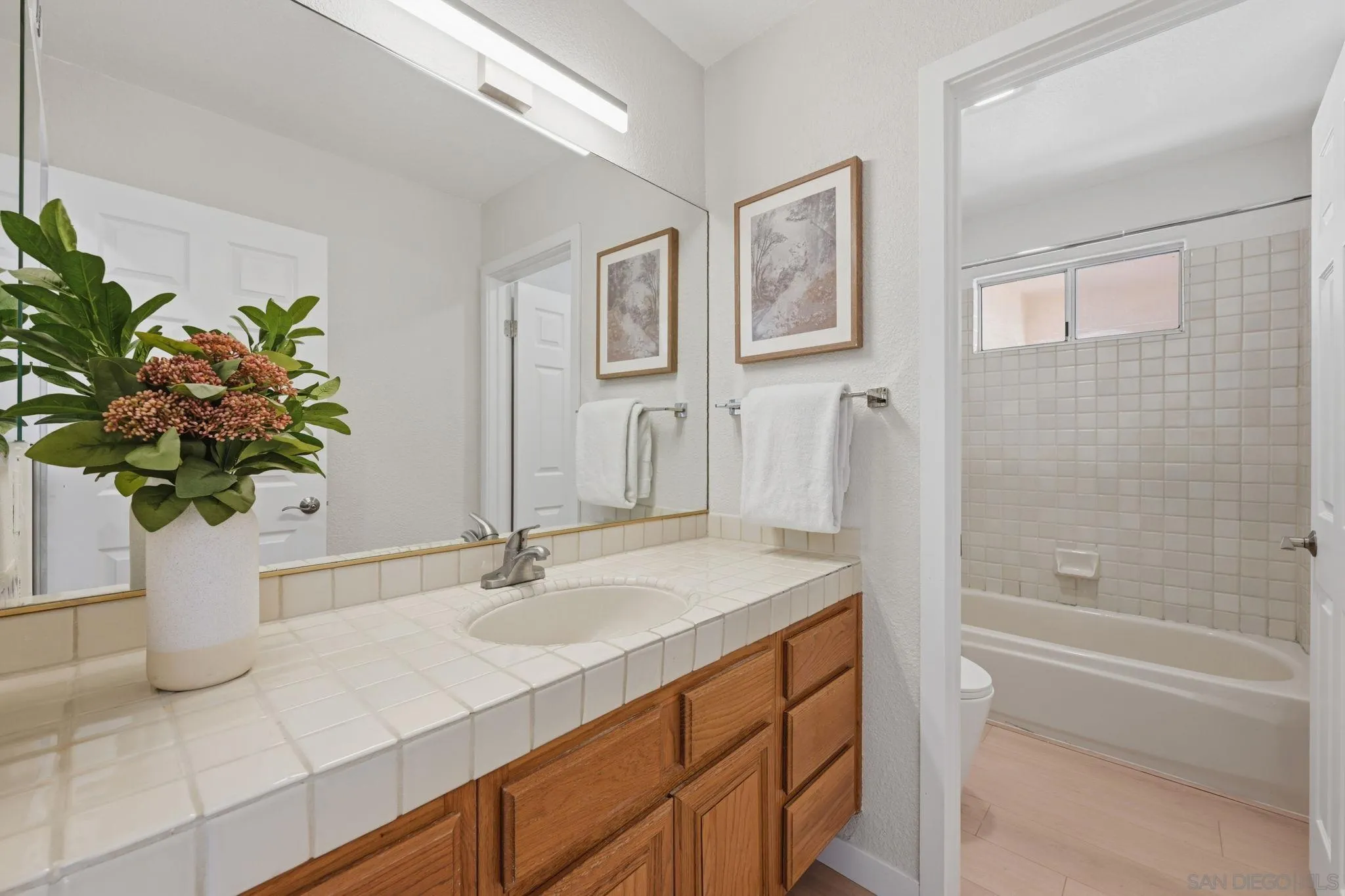 https://cdn.realtyfeed.com/cdn/127/260016974/cbf2ae87ea2a226722a52bd940da31b5.webp