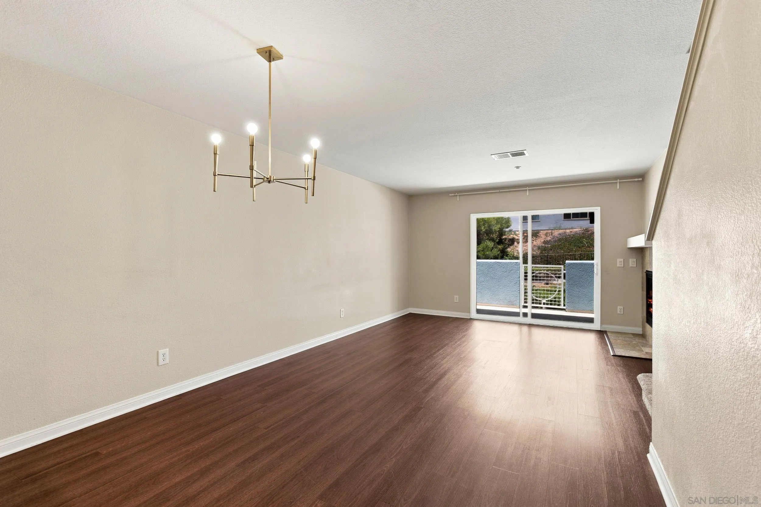 Photo #9: 260016976 Listing: Photo #9