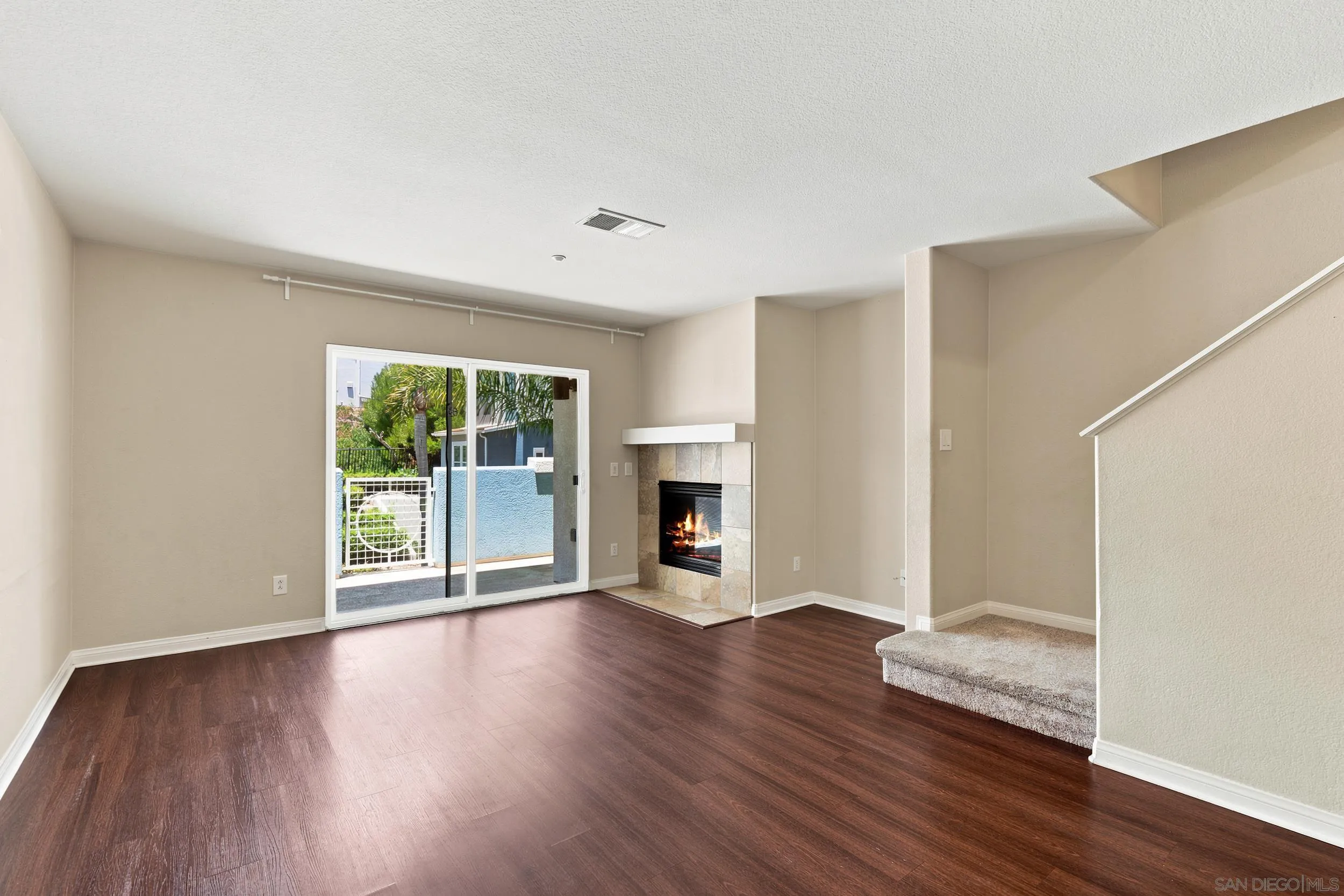 Photo #6: 260016976 Listing: Photo #6