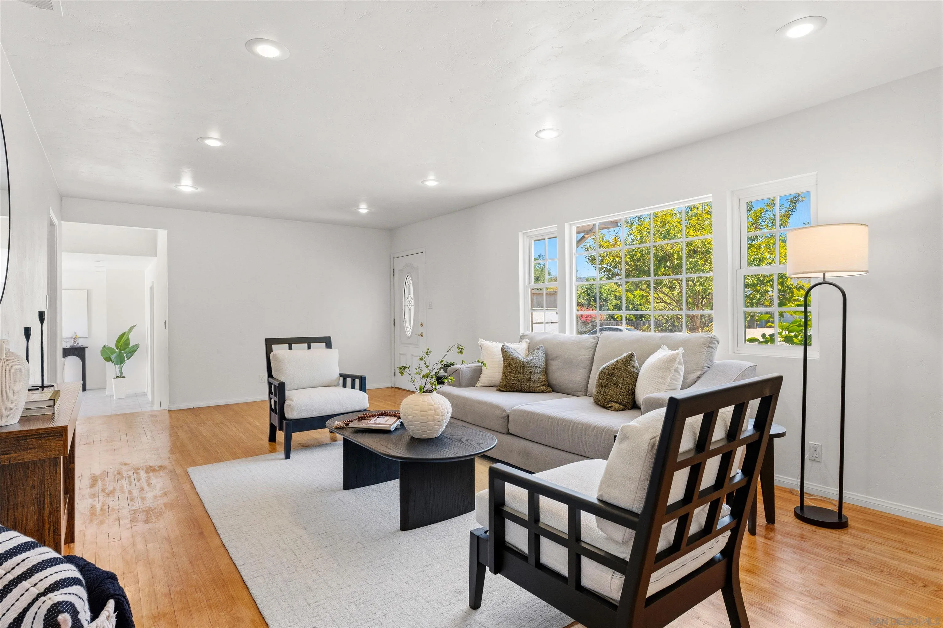 https://cdn.realtyfeed.com/cdn/127/260016977/952fb40ecc32800e8d537234f936ca6f.webp