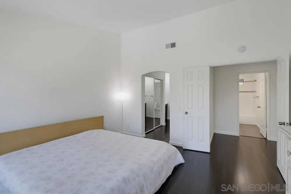 https://cdn.realtyfeed.com/cdn/127/260016978/fbc9b0fe6baa678f1156d67150a89319.webp