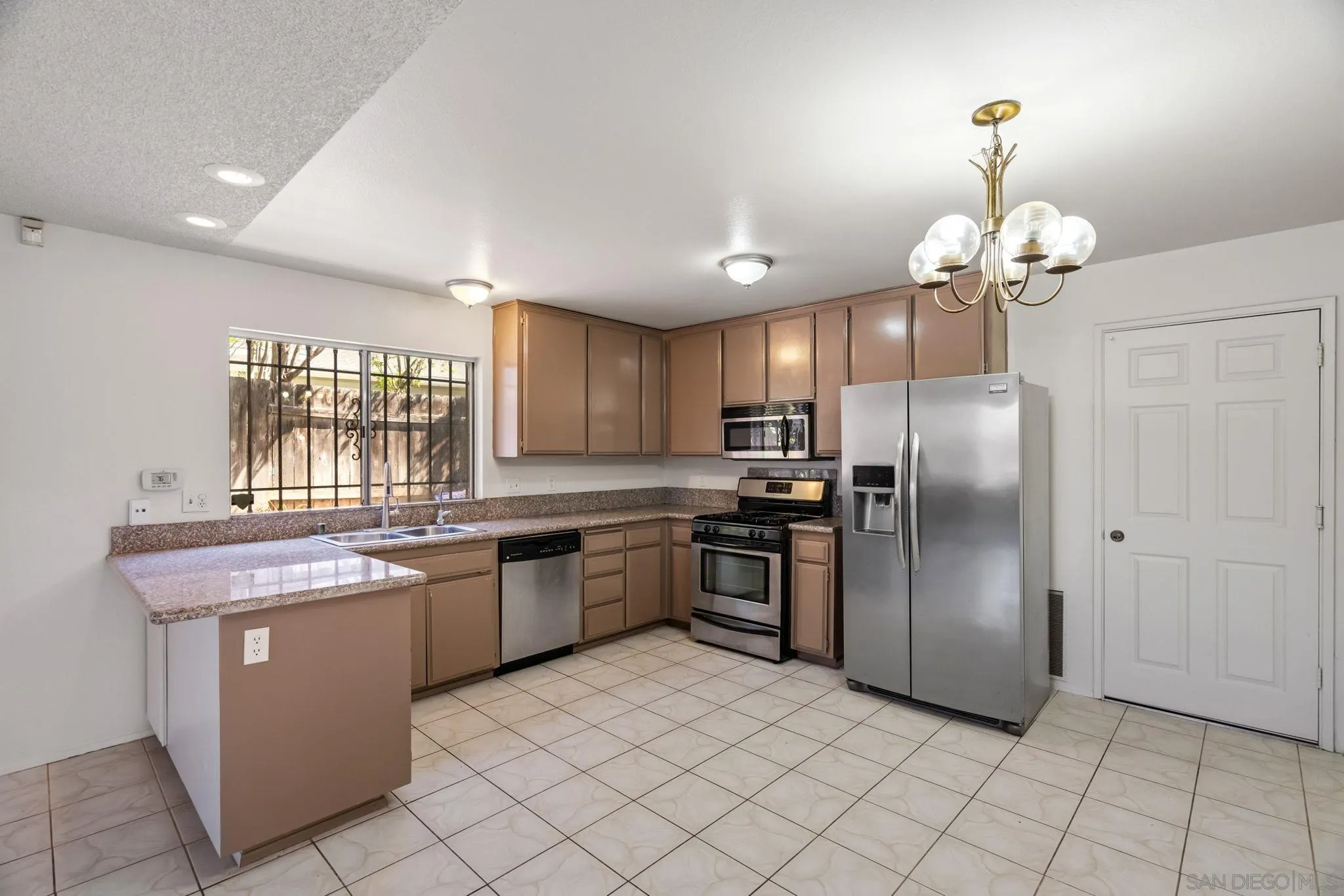 3050 Redford, San Diego, CA 92139 - Photo 5 of 21, San Diego, CA