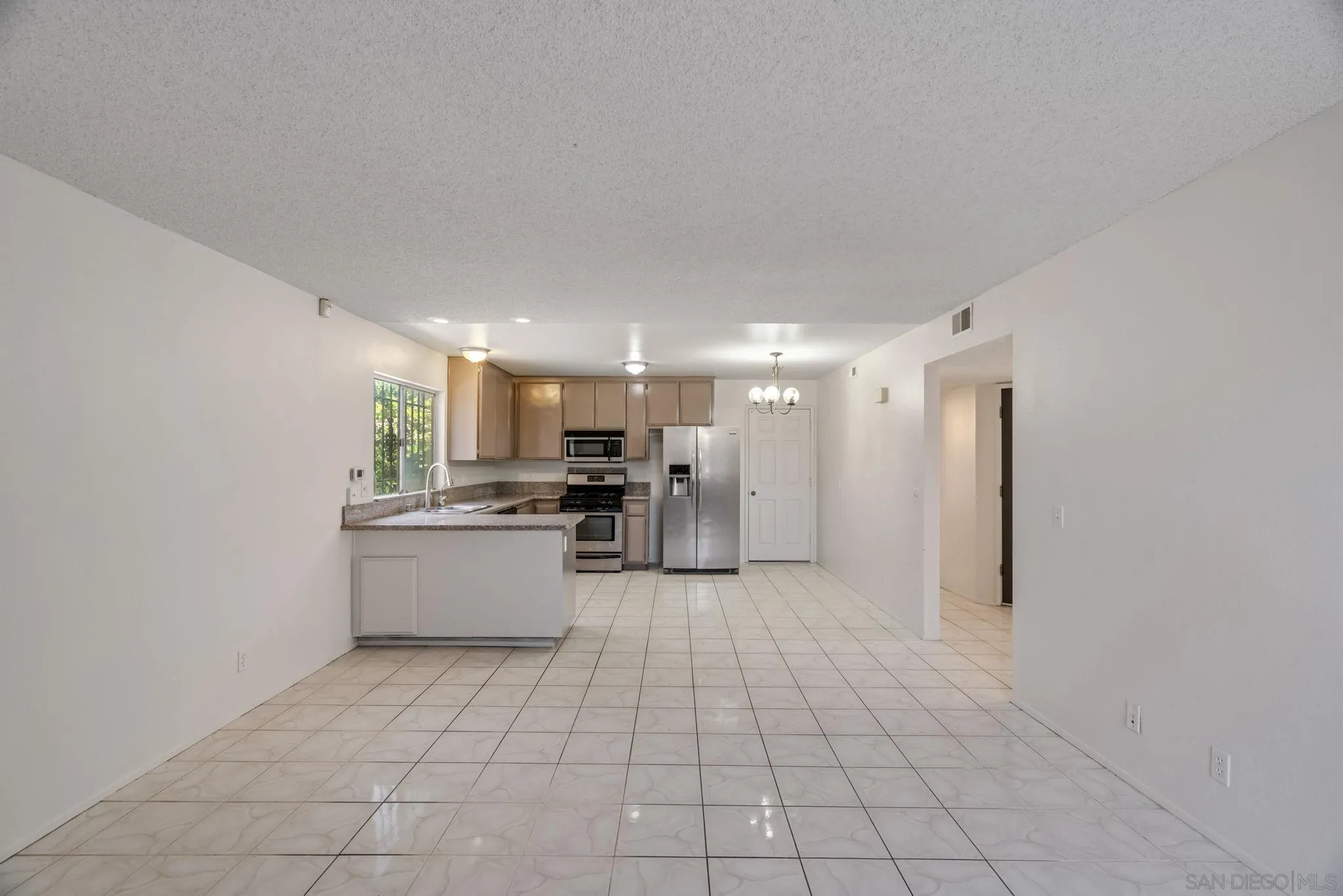 3050 Redford, San Diego, CA 92139 - Photo 4 of 21, San Diego, CA