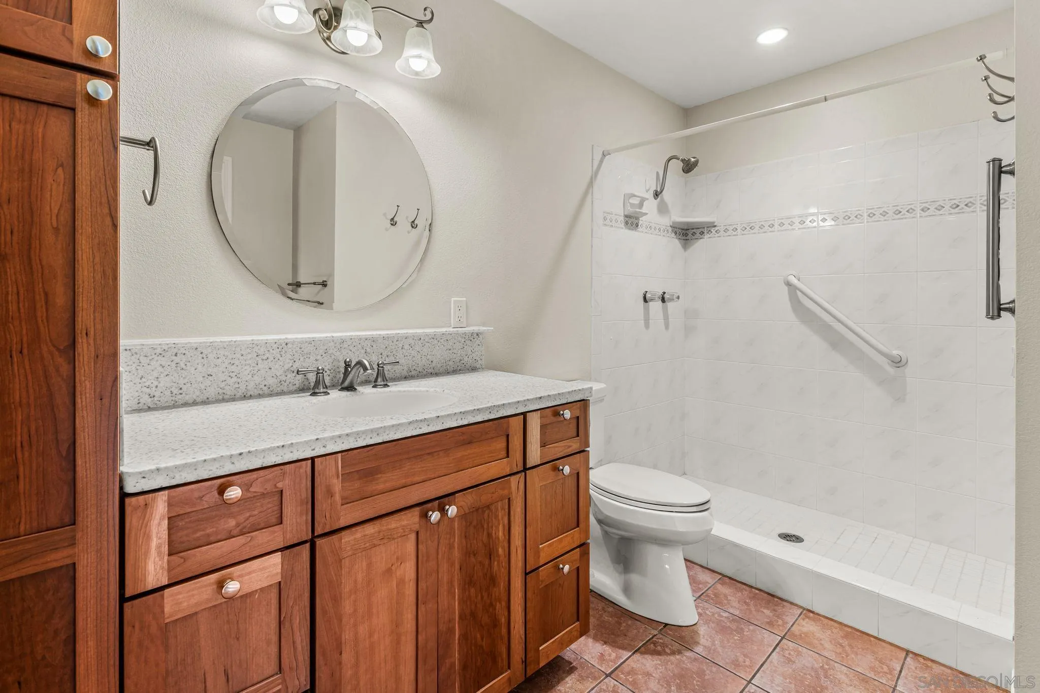 https://cdn.realtyfeed.com/cdn/127/260016981/fb83e62ceb2e39e3629be0238a7ae525.webp