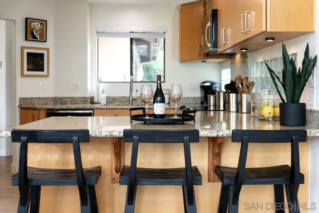 Photo #6: 260016982 Listing: Photo #6