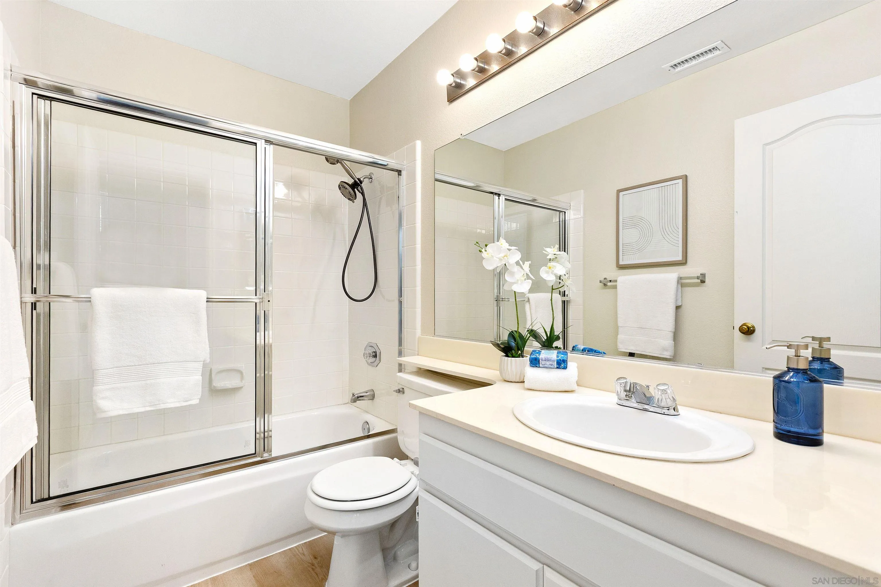 Photo #17: 260016989 Listing: Photo #17