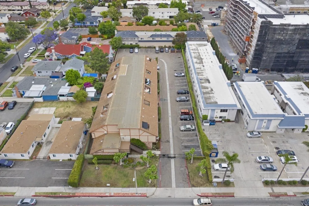 https://cdn.realtyfeed.com/cdn/127/260016991/449795202807b26f9464482f8c4ee3f9.webp