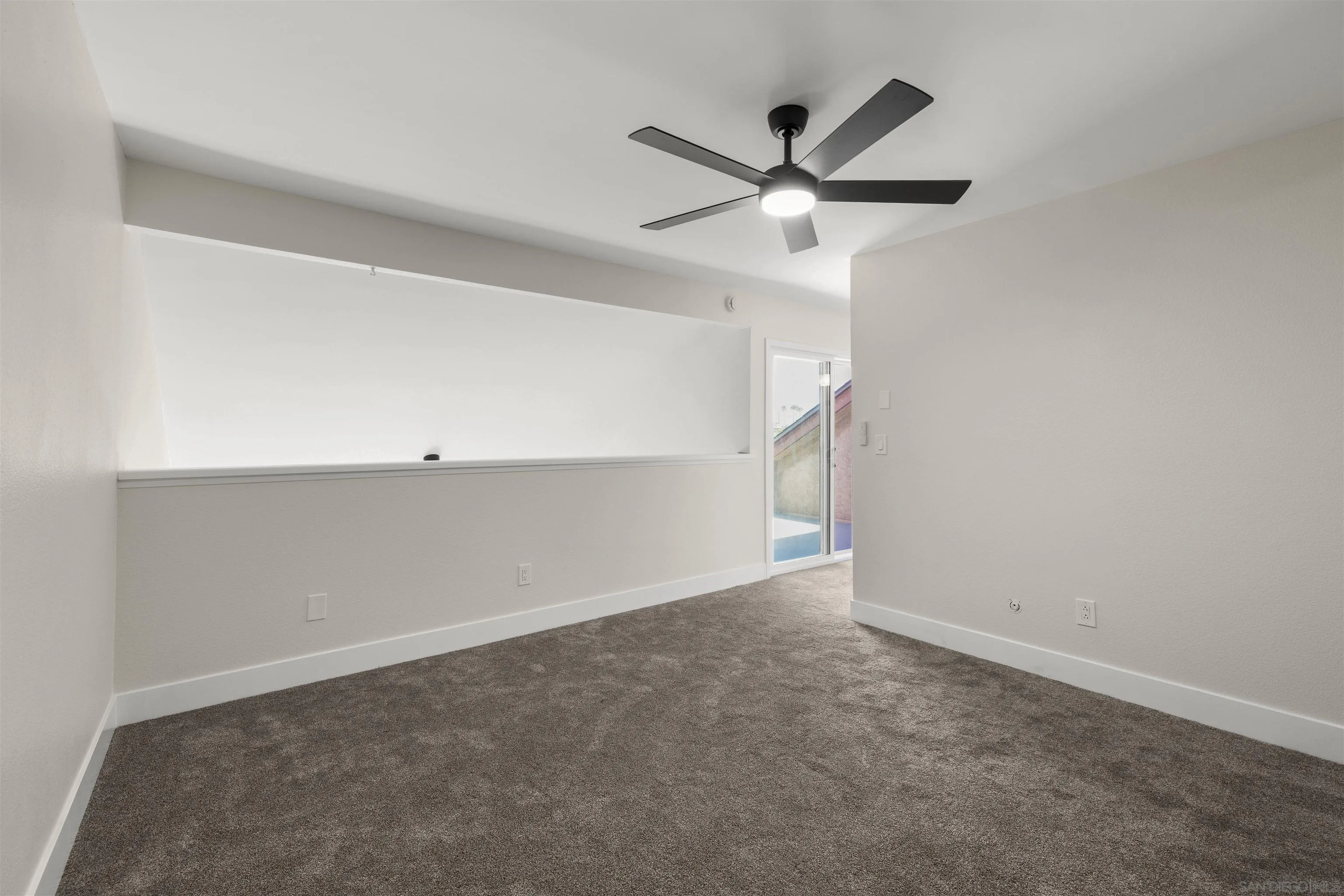 https://cdn.realtyfeed.com/cdn/127/260016991/bed75302971e17c93b772efbadea583b.webp
