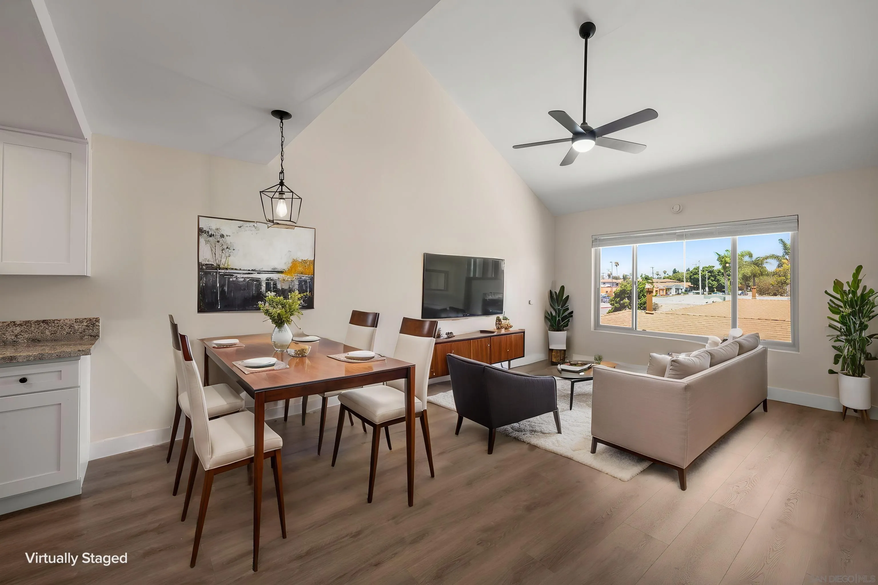 https://cdn.realtyfeed.com/cdn/127/260016991/e087eaf6e0ead2679bdf7f620e7cf2af.webp