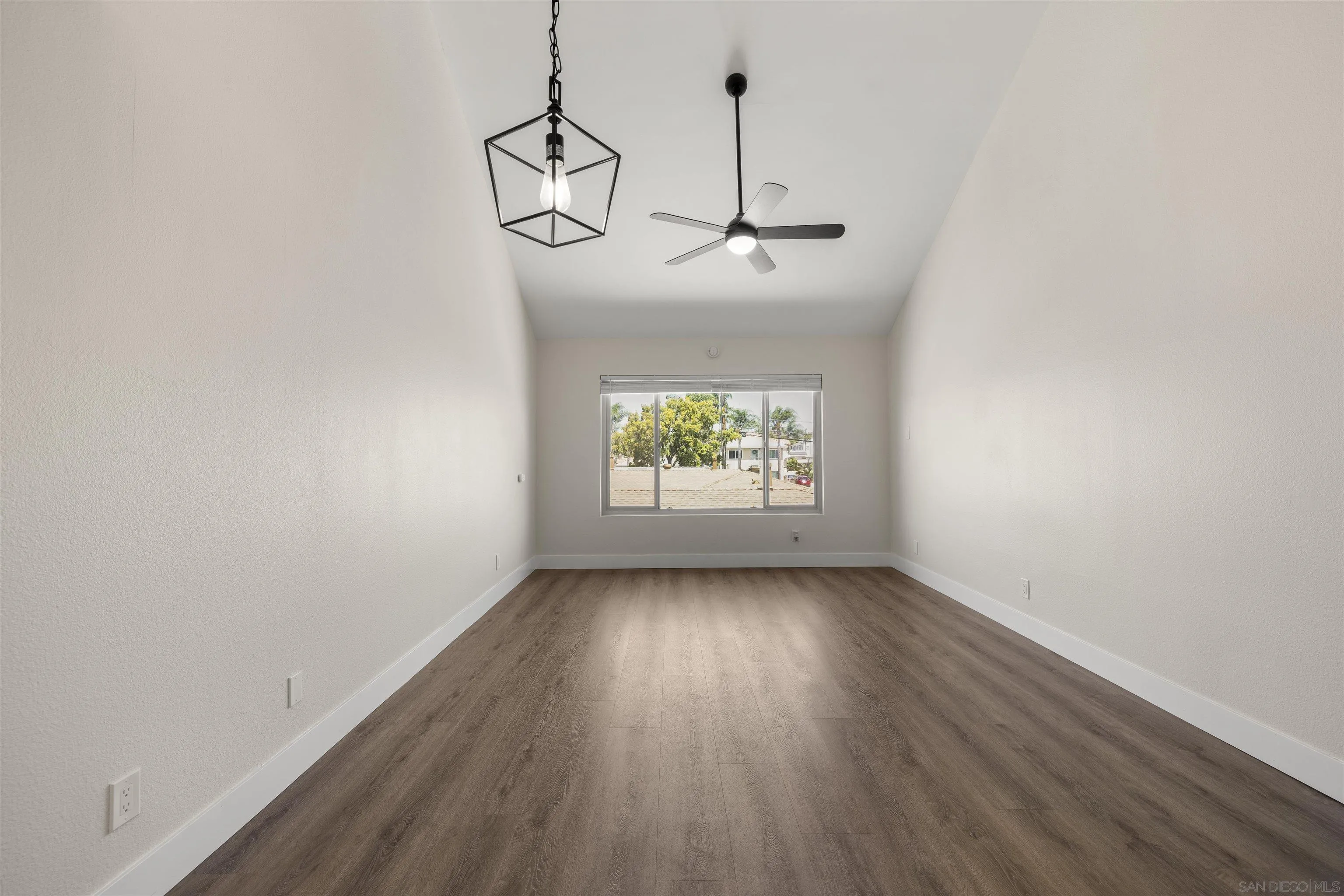 https://cdn.realtyfeed.com/cdn/127/260016991/e1fbeebb8ac4a278e0dbcabd487b815c.webp