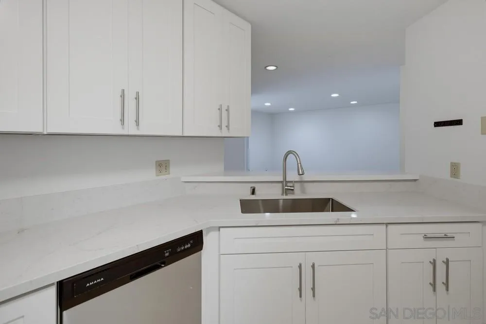 Photo #9: 260016992 Listing: Photo #9