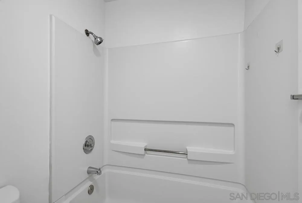 Photo #25: 260016992 Listing: Photo #25
