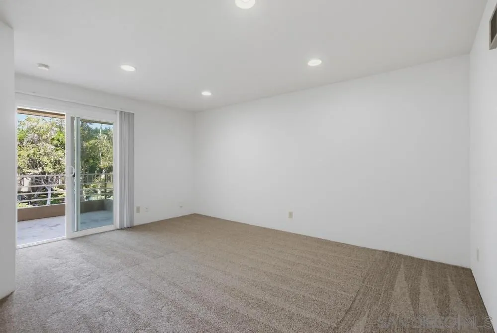 Photo #3: 260016992 Listing: Photo #3