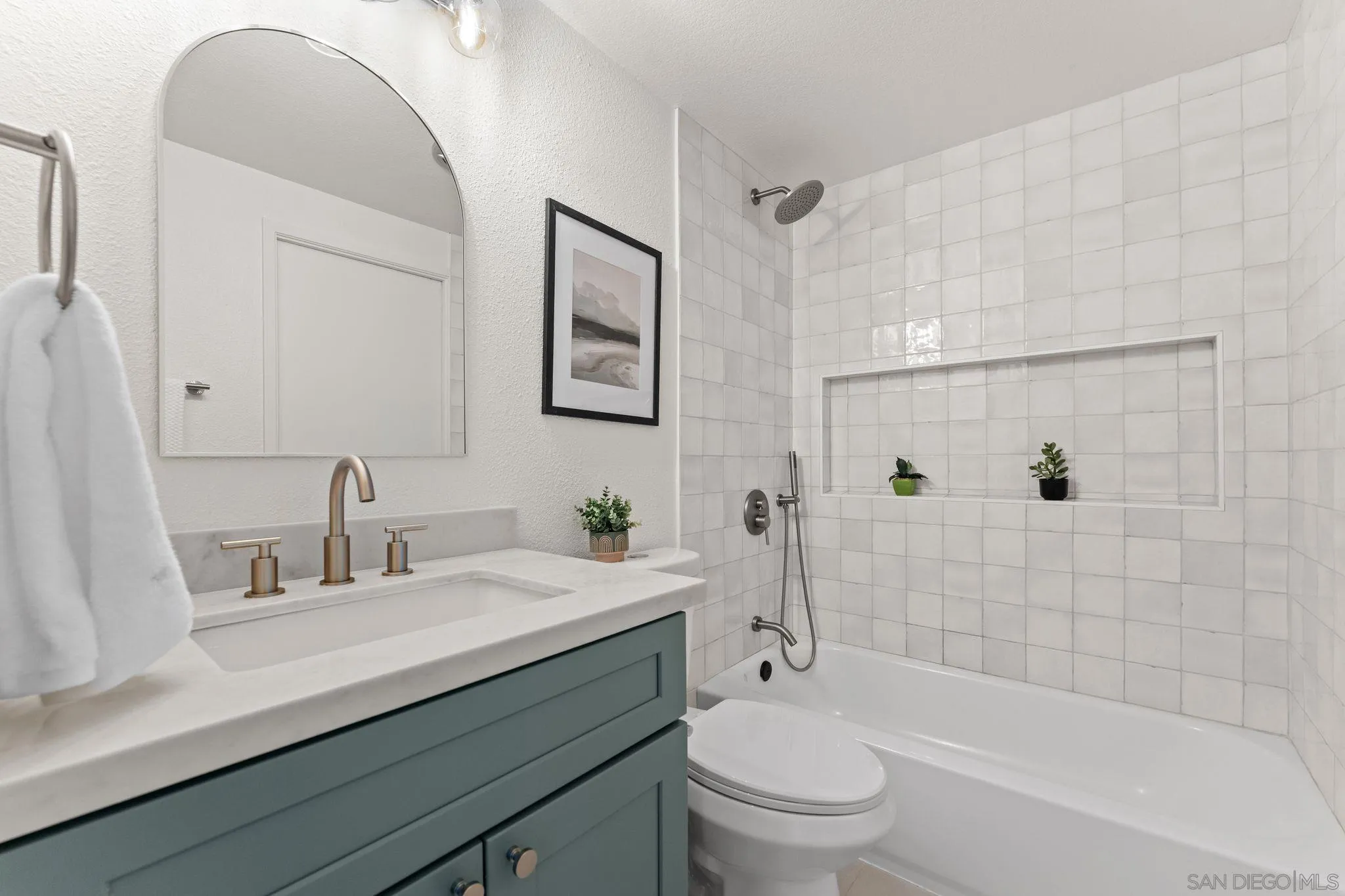 Photo #33: 260016993 Listing: Photo #33