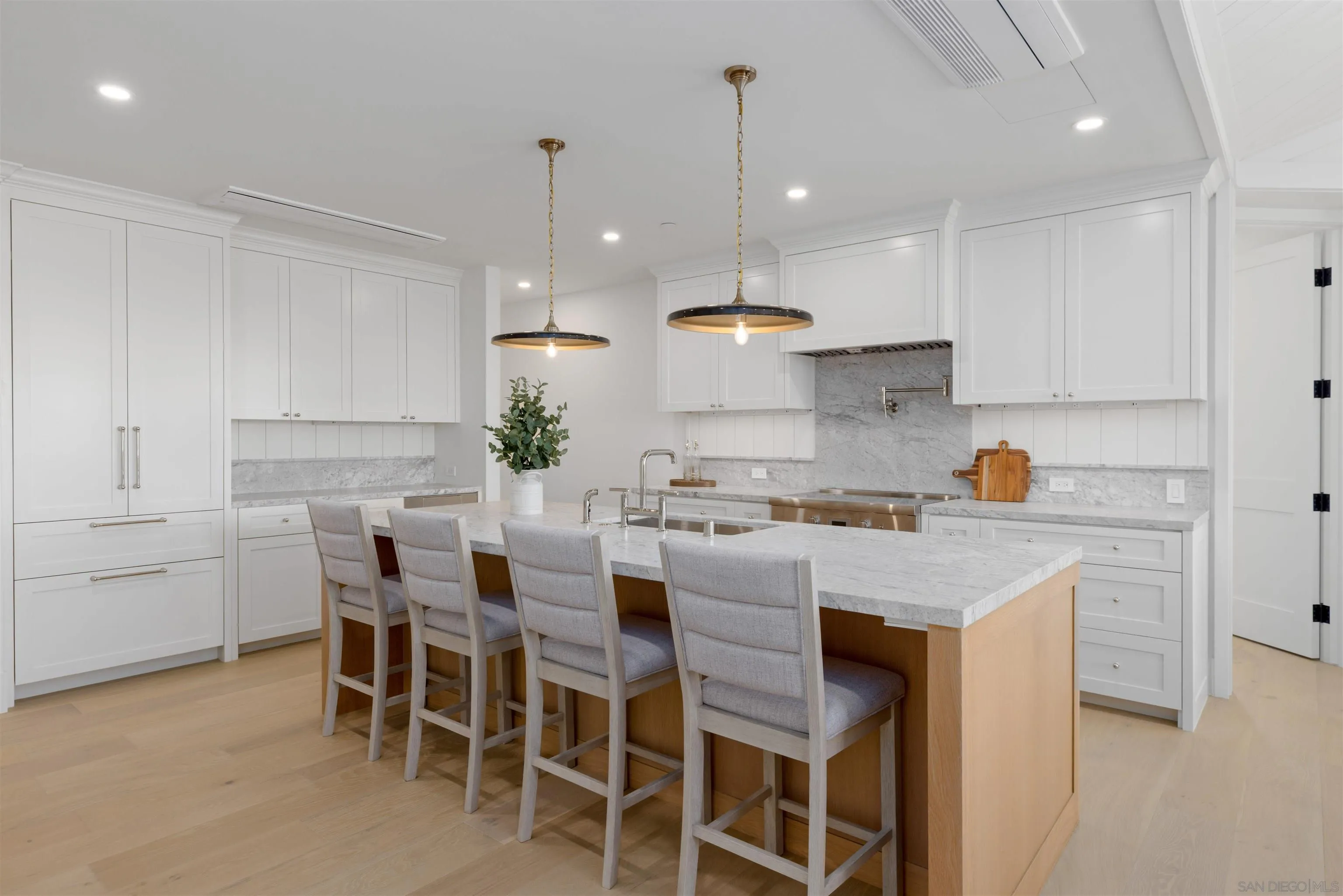 Photo #9: 260016998 Listing: Photo #9