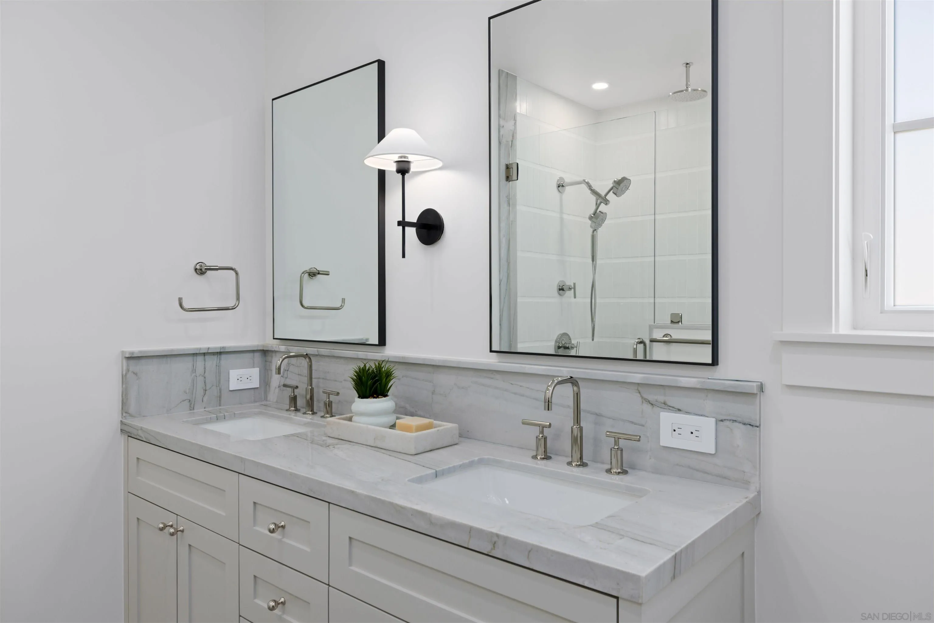 Photo #13: 260016999 Listing: Photo #13