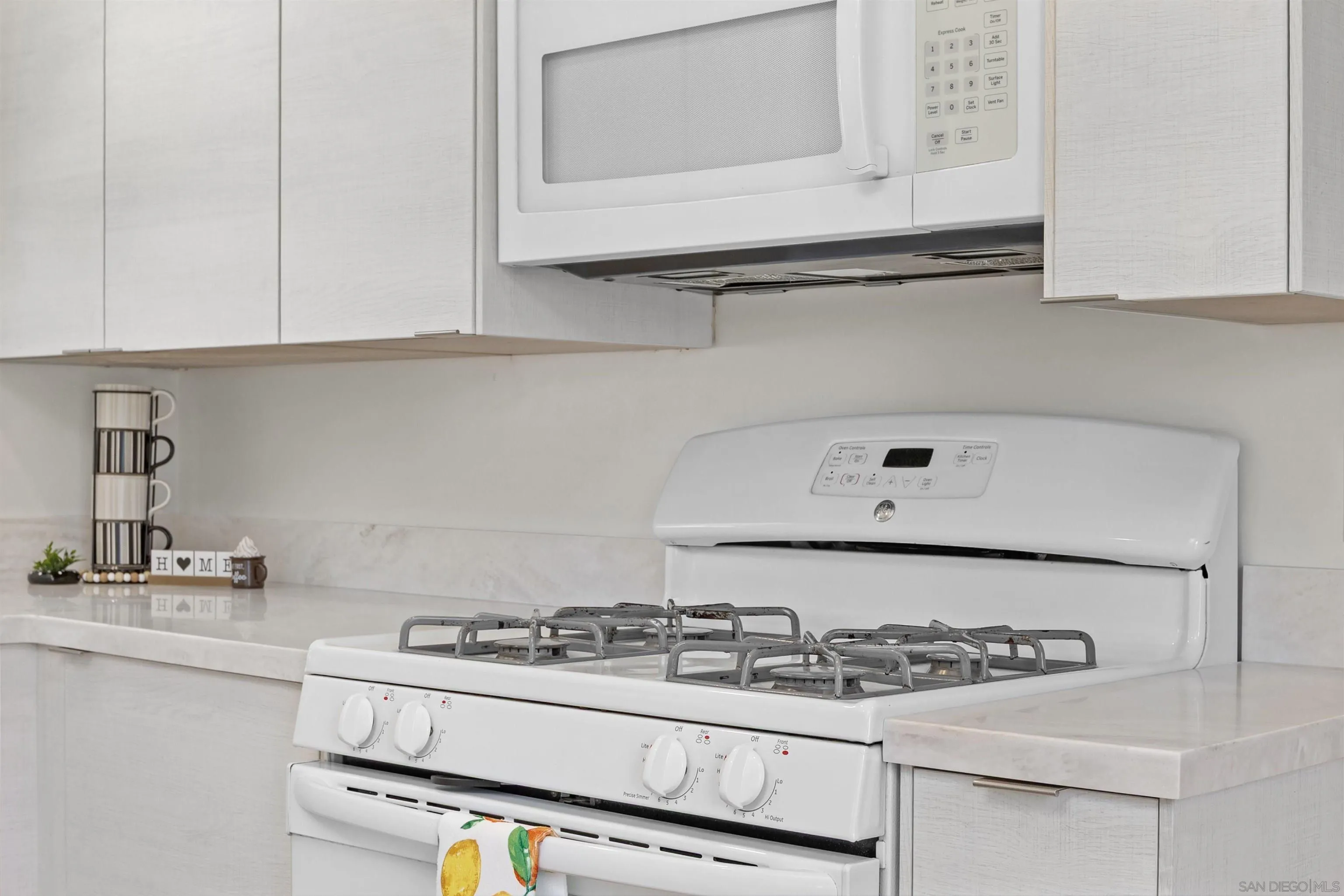 https://cdn.realtyfeed.com/cdn/127/260017004/bed0c02a9b98b41e617d484331733a5e.webp