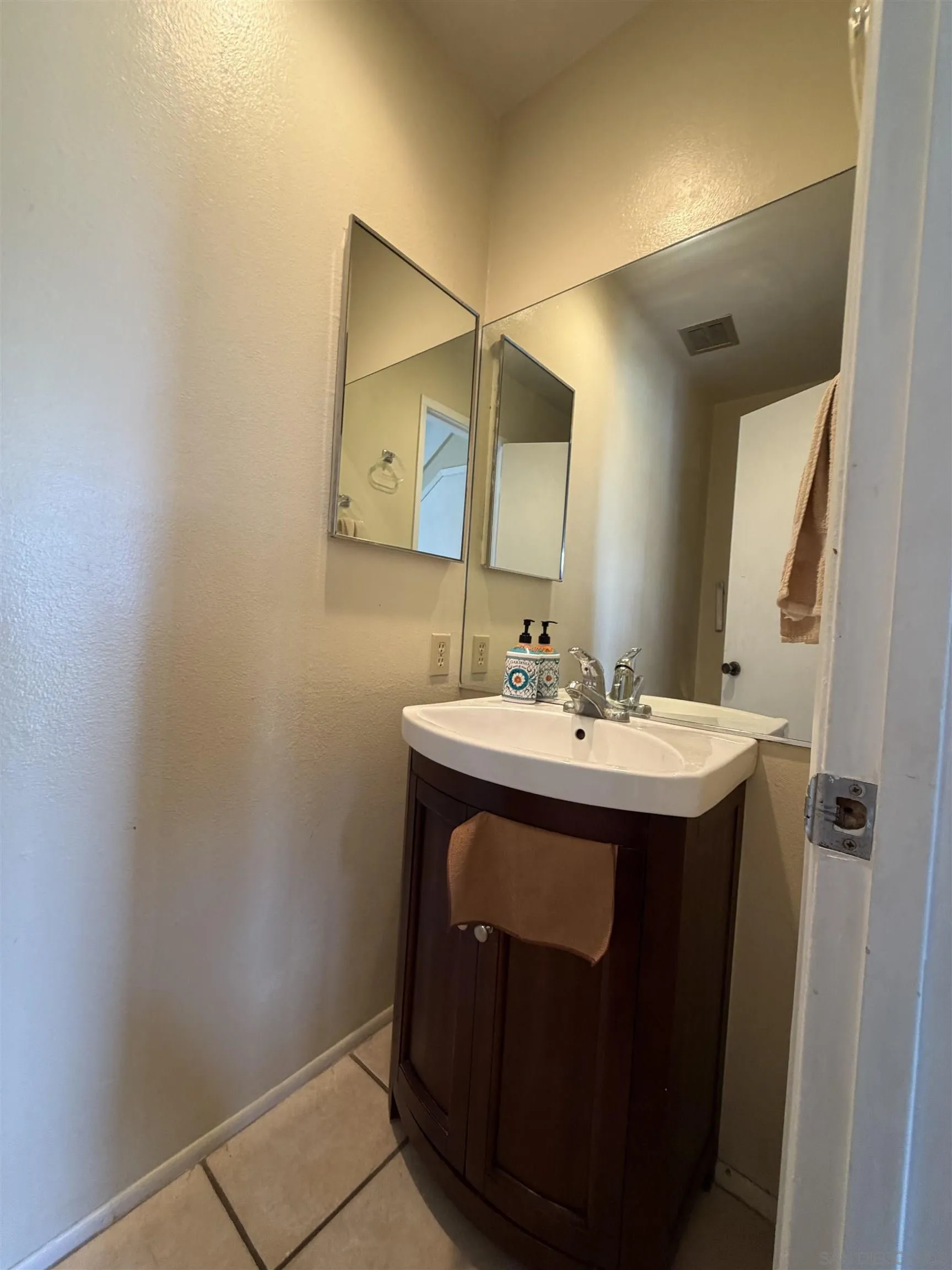584-86 Lomas Santa Fe Dr, Solana Beach, CA 92075, photo 19