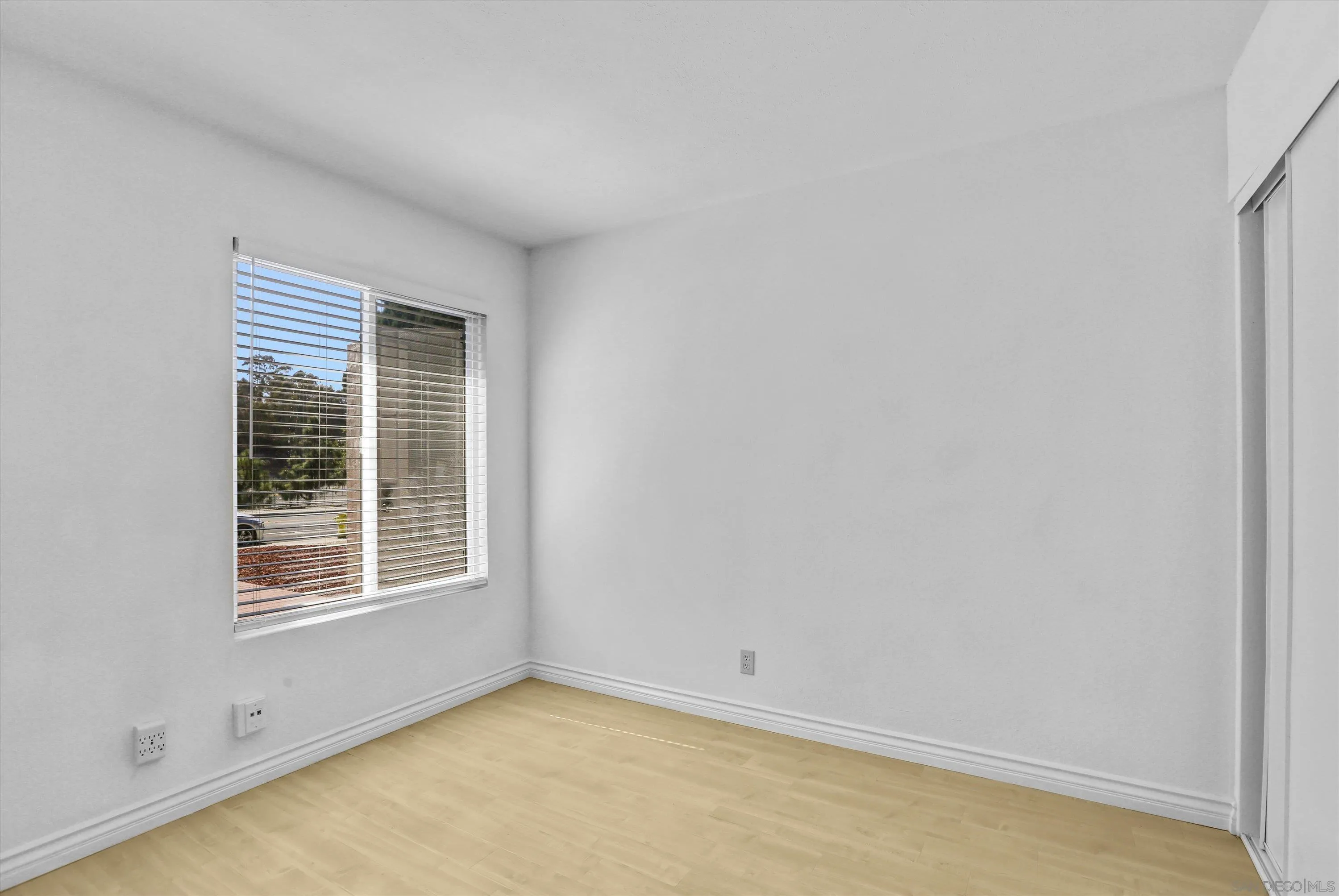 https://cdn.realtyfeed.com/cdn/127/260017012/0a43d652c33bb96f925738c1e6c3fe75.webp