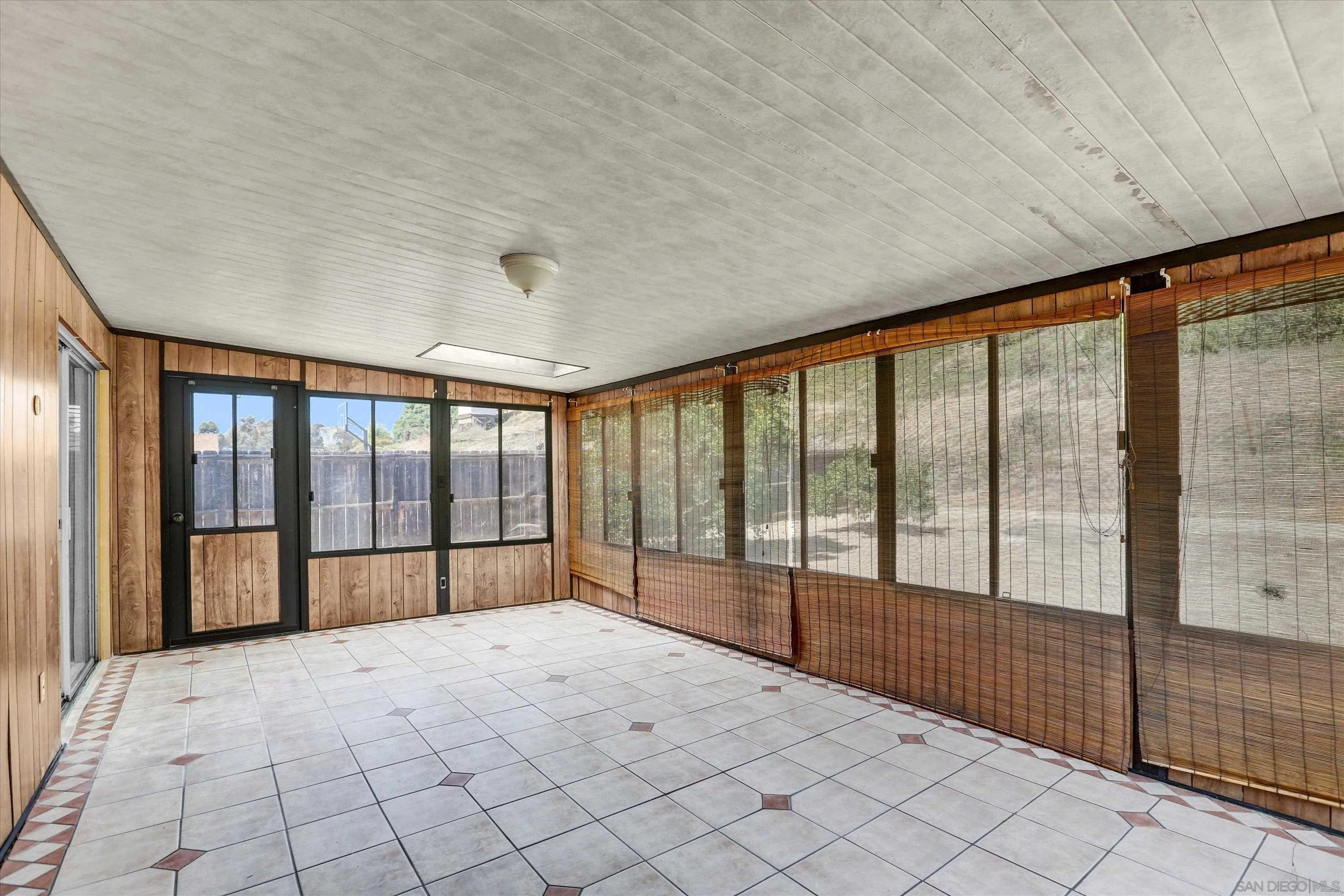 https://cdn.realtyfeed.com/cdn/127/260017012/1541ffd927e295bf262bde9d6fdf7501.webp