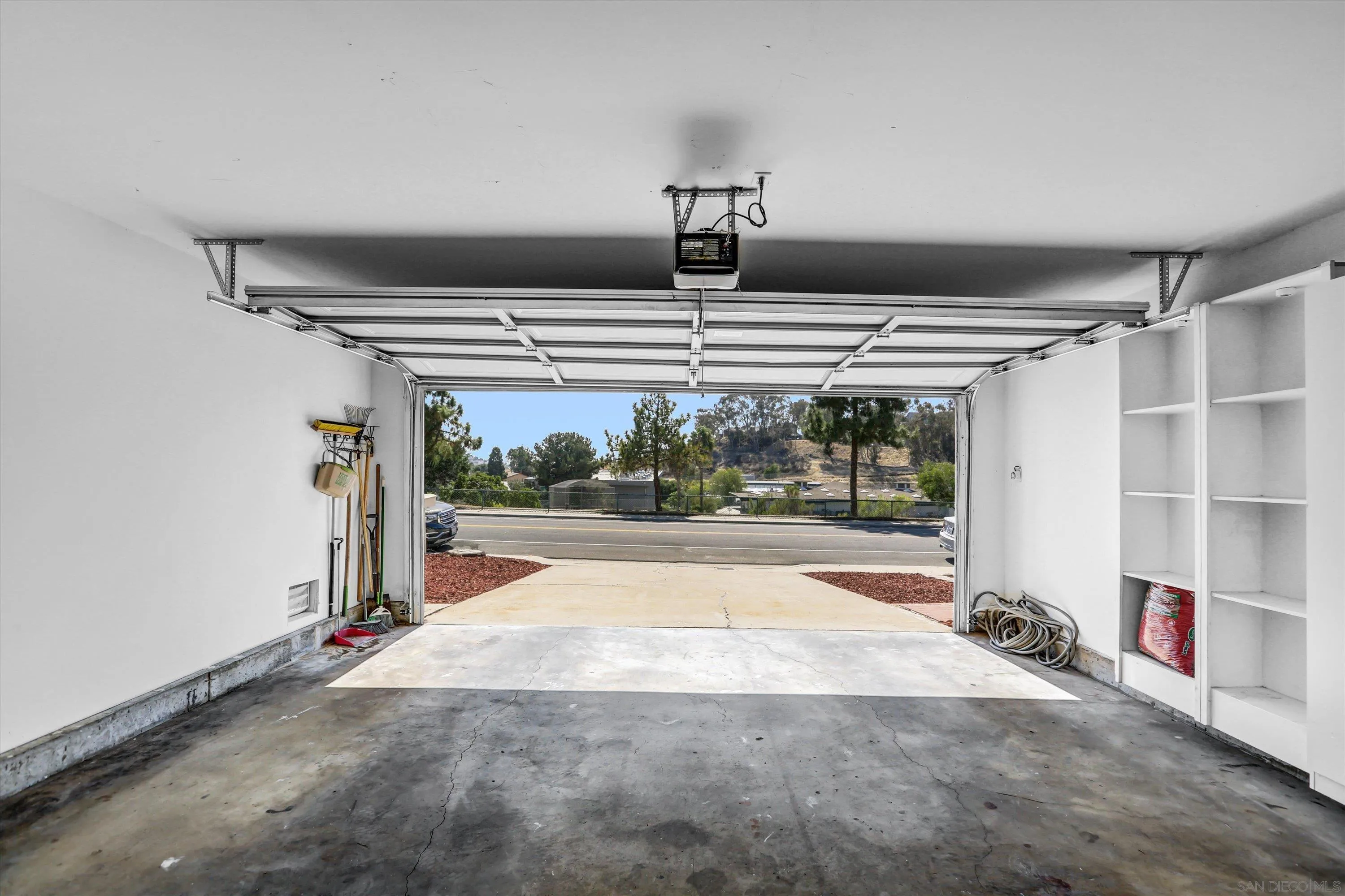 https://cdn.realtyfeed.com/cdn/127/260017012/183aca56ddc9cd7b61cd9755e9419cde.webp