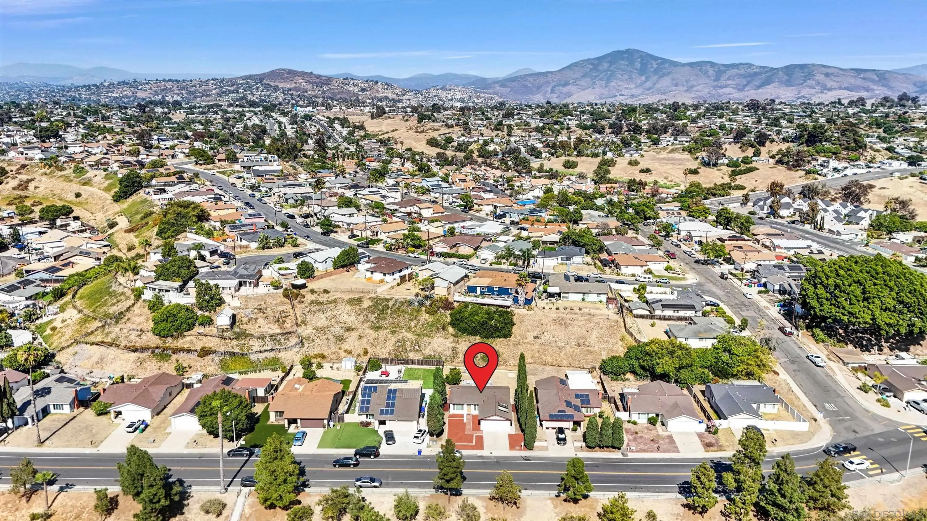 https://cdn.realtyfeed.com/cdn/127/260017012/3daf22b4a8a0cb61bec949c2e14972b6.webp