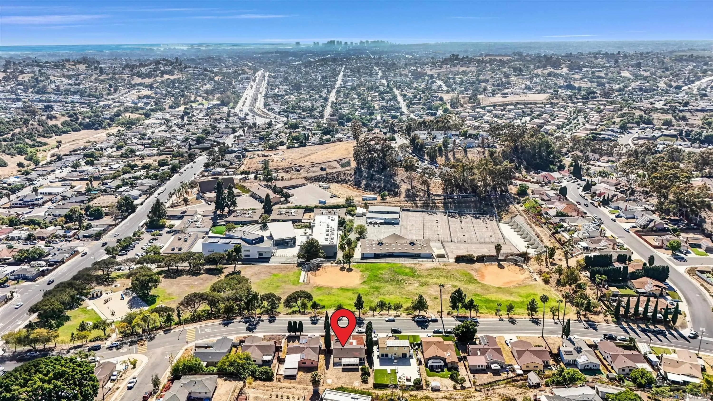 https://cdn.realtyfeed.com/cdn/127/260017012/450d9afcb1a18787288566dfaf7e6c56.webp