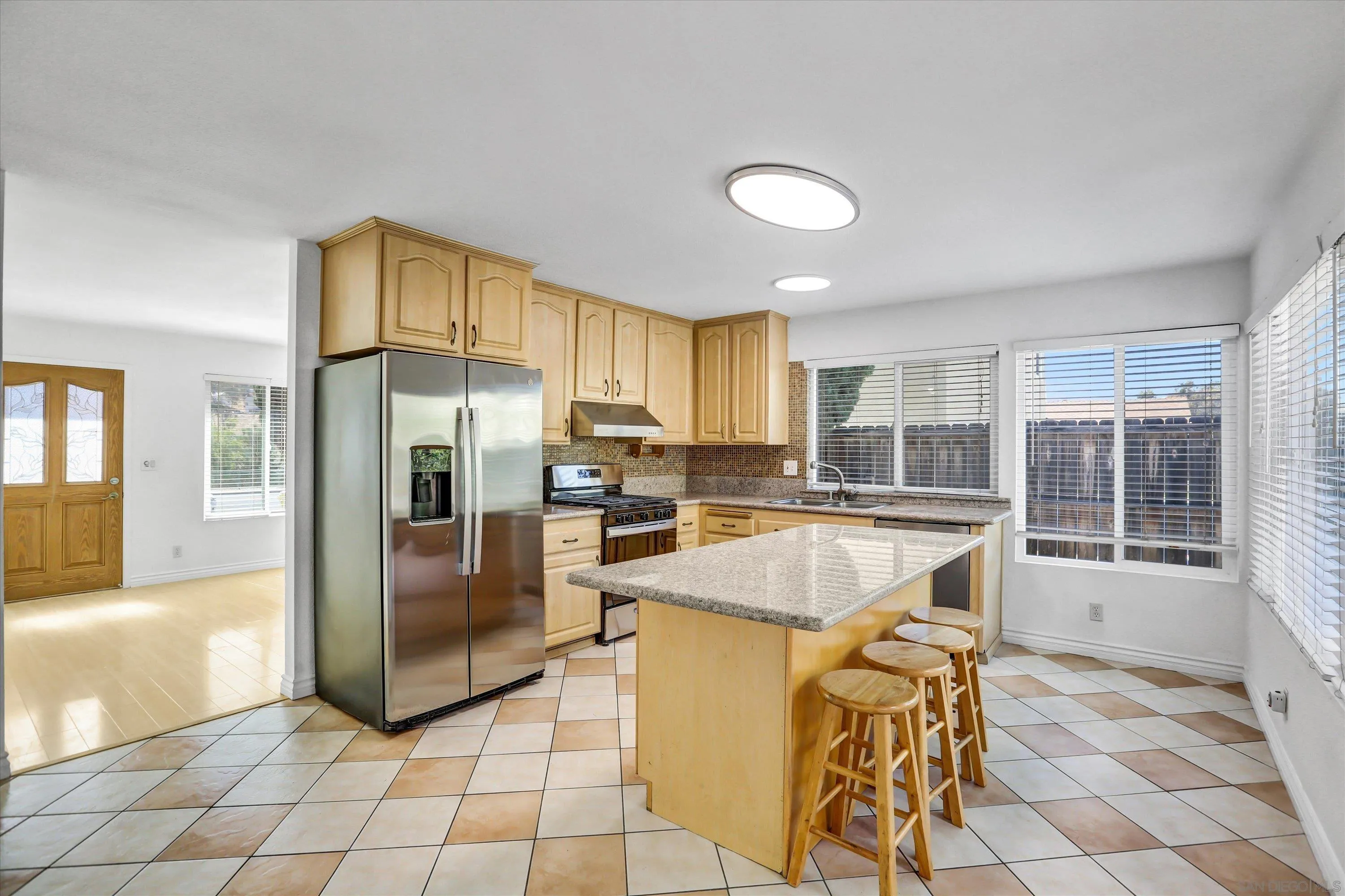 https://cdn.realtyfeed.com/cdn/127/260017012/5ef01c1471d32ad72536b57b63f5fd6c.webp