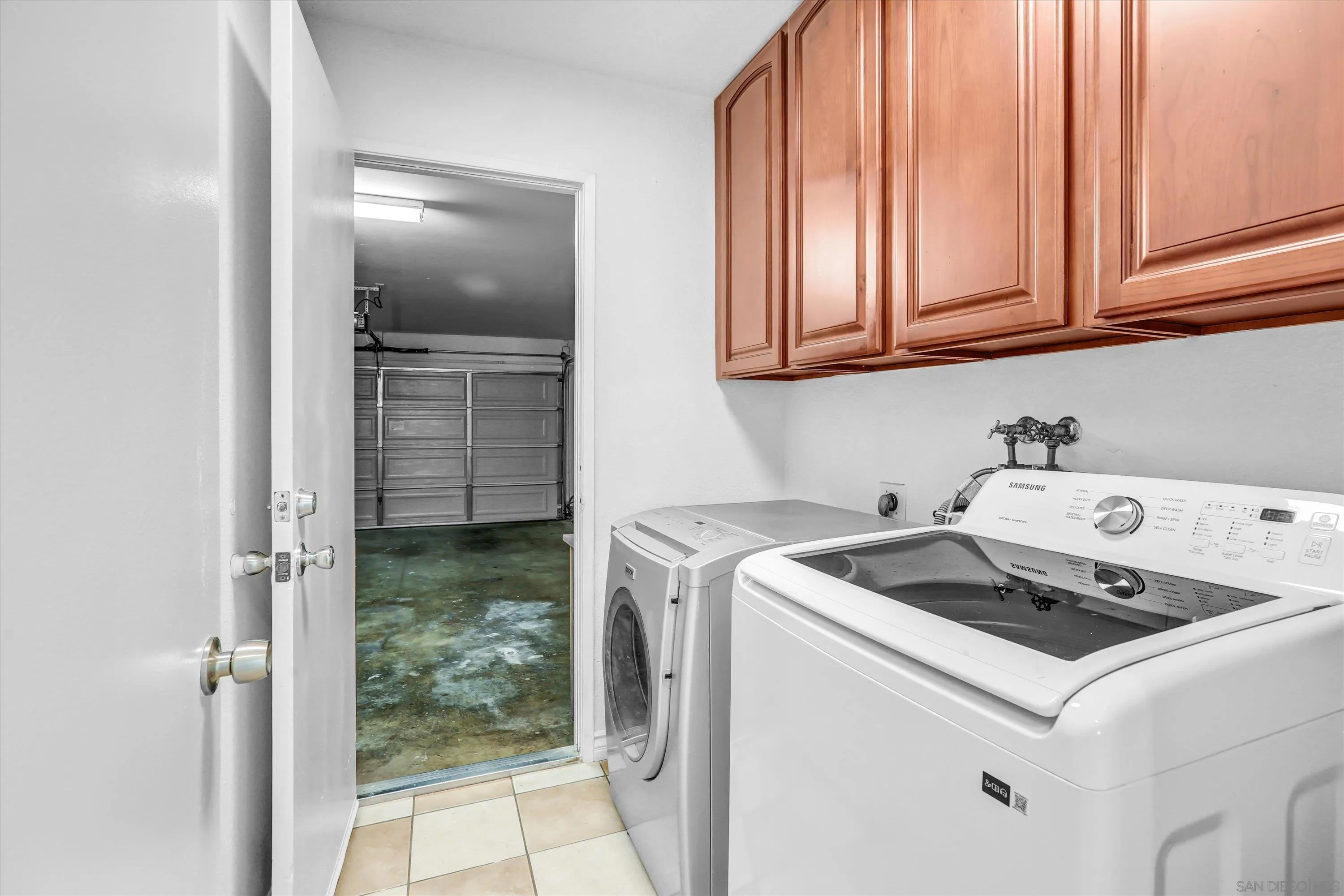 https://cdn.realtyfeed.com/cdn/127/260017012/d07b6c9ebce3dc64bc7f742489abcafc.webp