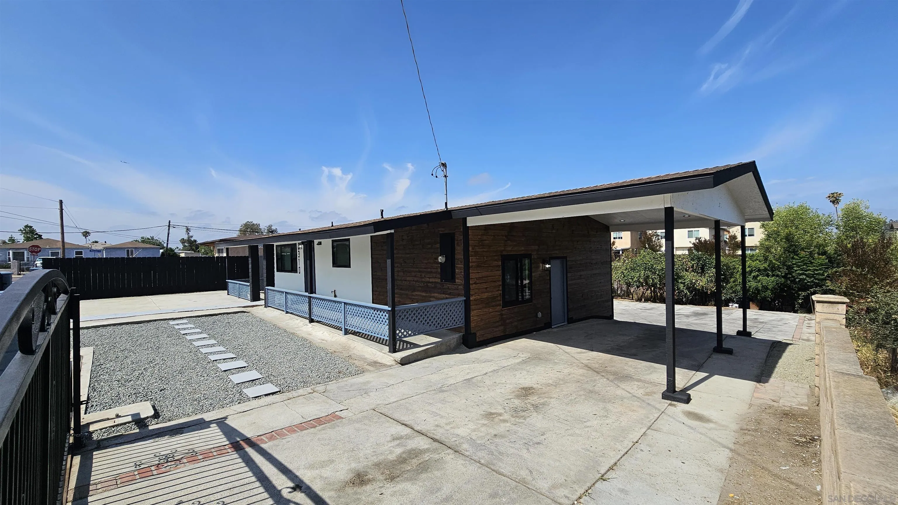 https://cdn.realtyfeed.com/cdn/127/260017013/66b29800b4606ff96d0dd873f6c4747f.webp