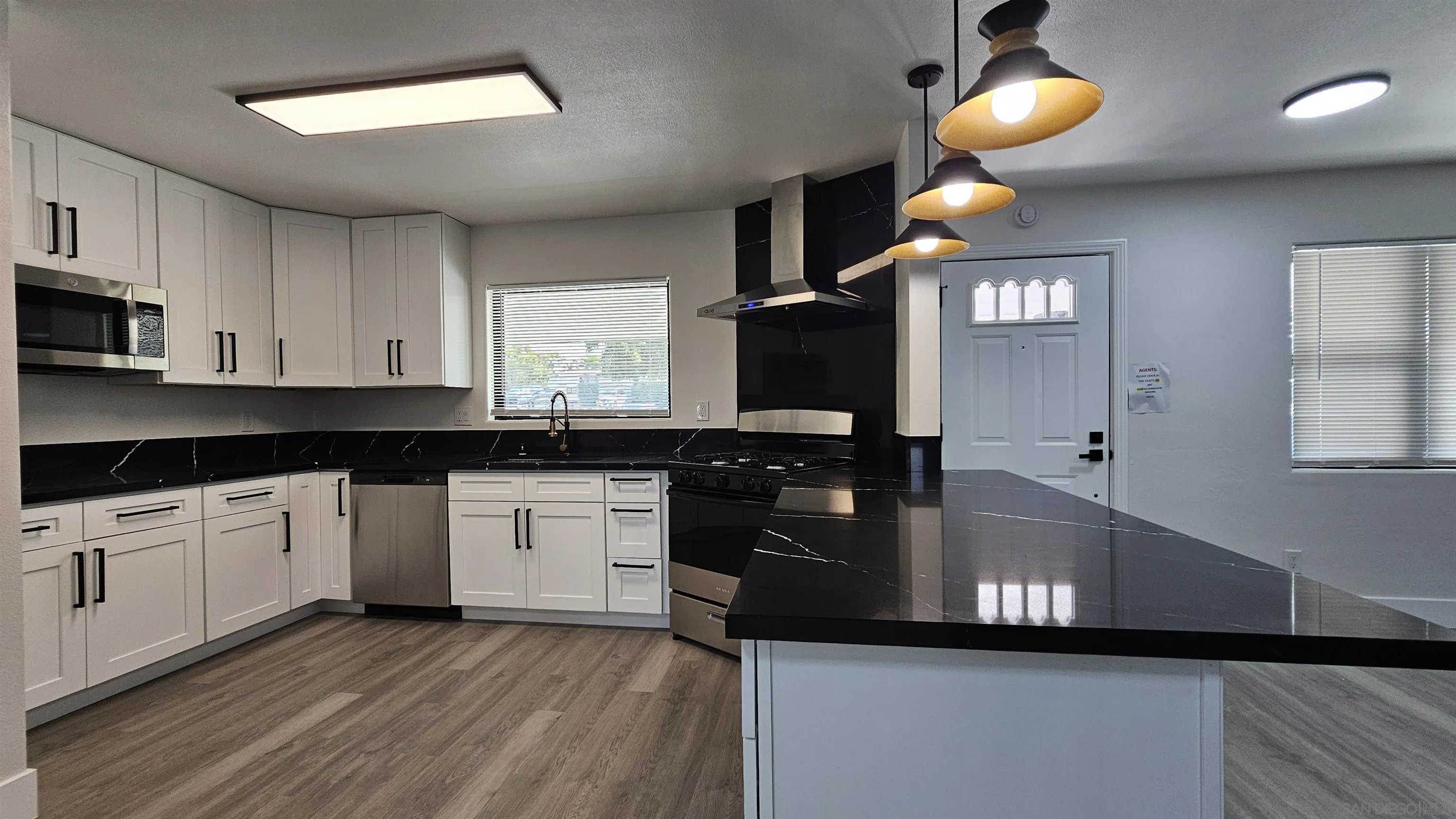 https://cdn.realtyfeed.com/cdn/127/260017013/a9864a032c5380fe03a164692d9c39e4.webp
