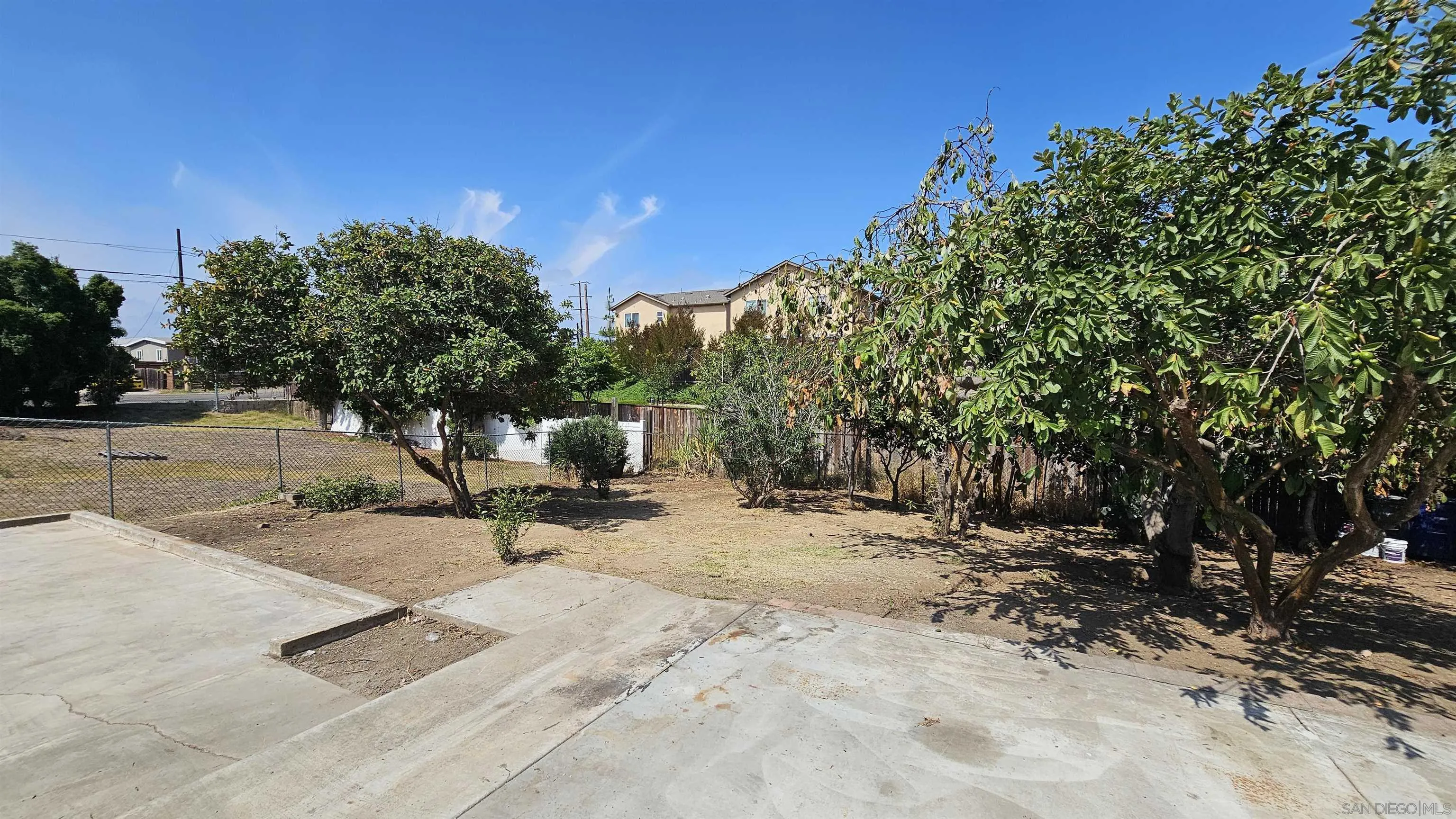 https://cdn.realtyfeed.com/cdn/127/260017013/b6f9ec98557ed17696541318e78f432d.webp