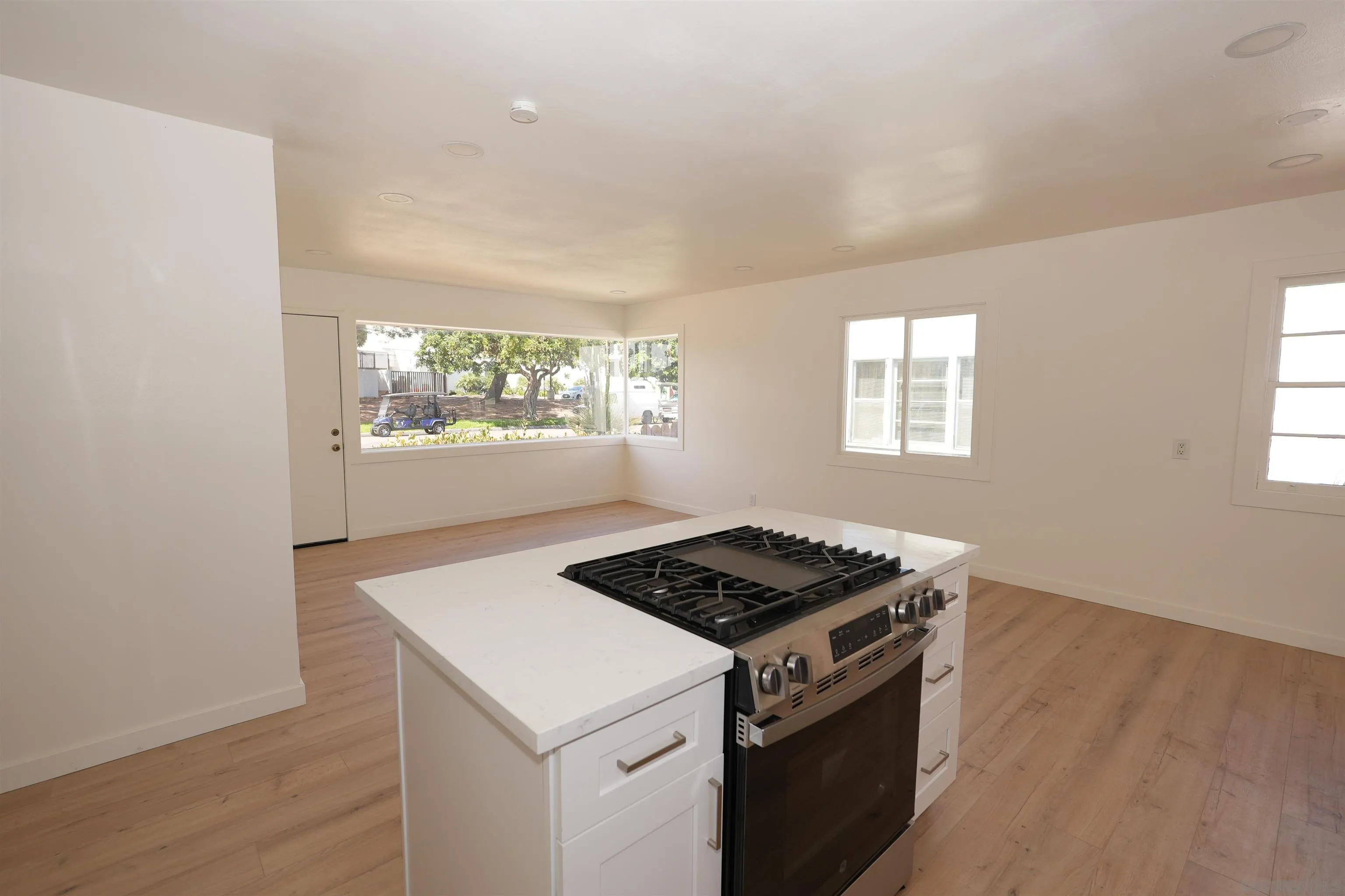 https://cdn.realtyfeed.com/cdn/127/260017033/6908d80cf86050d7cf8f7a0942fdde33.webp