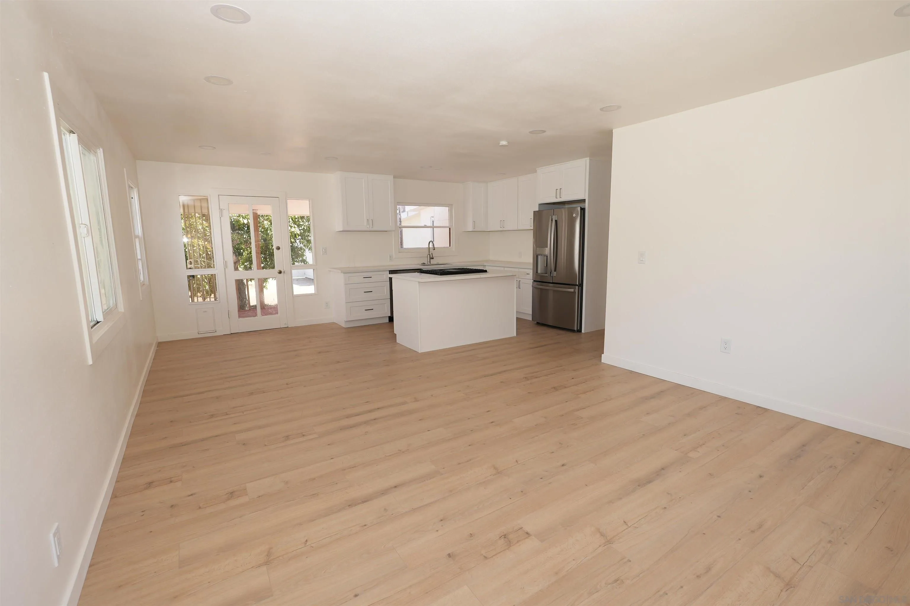 https://cdn.realtyfeed.com/cdn/127/260017033/6eceb7758c321246eadccdf9c21438b8.webp