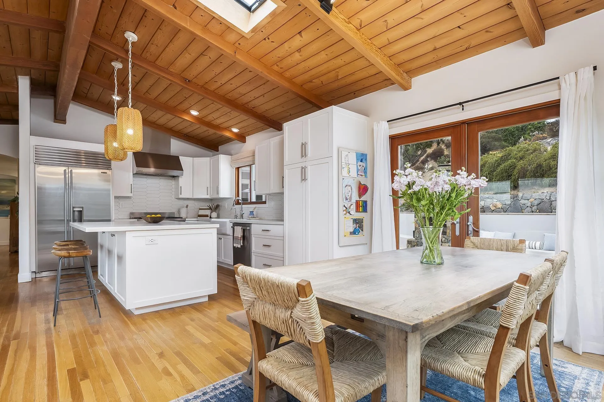 https://cdn.realtyfeed.com/cdn/127/260017036/345778520c32f8ccd409a5af17d882d7.webp