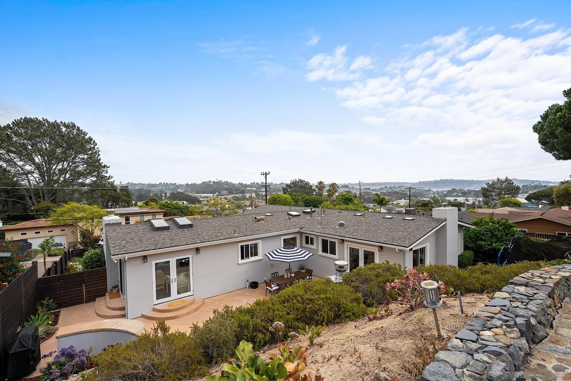 https://cdn.realtyfeed.com/cdn/127/260017036/64240d97f51d2c38a28a175c19cbdbac.webp