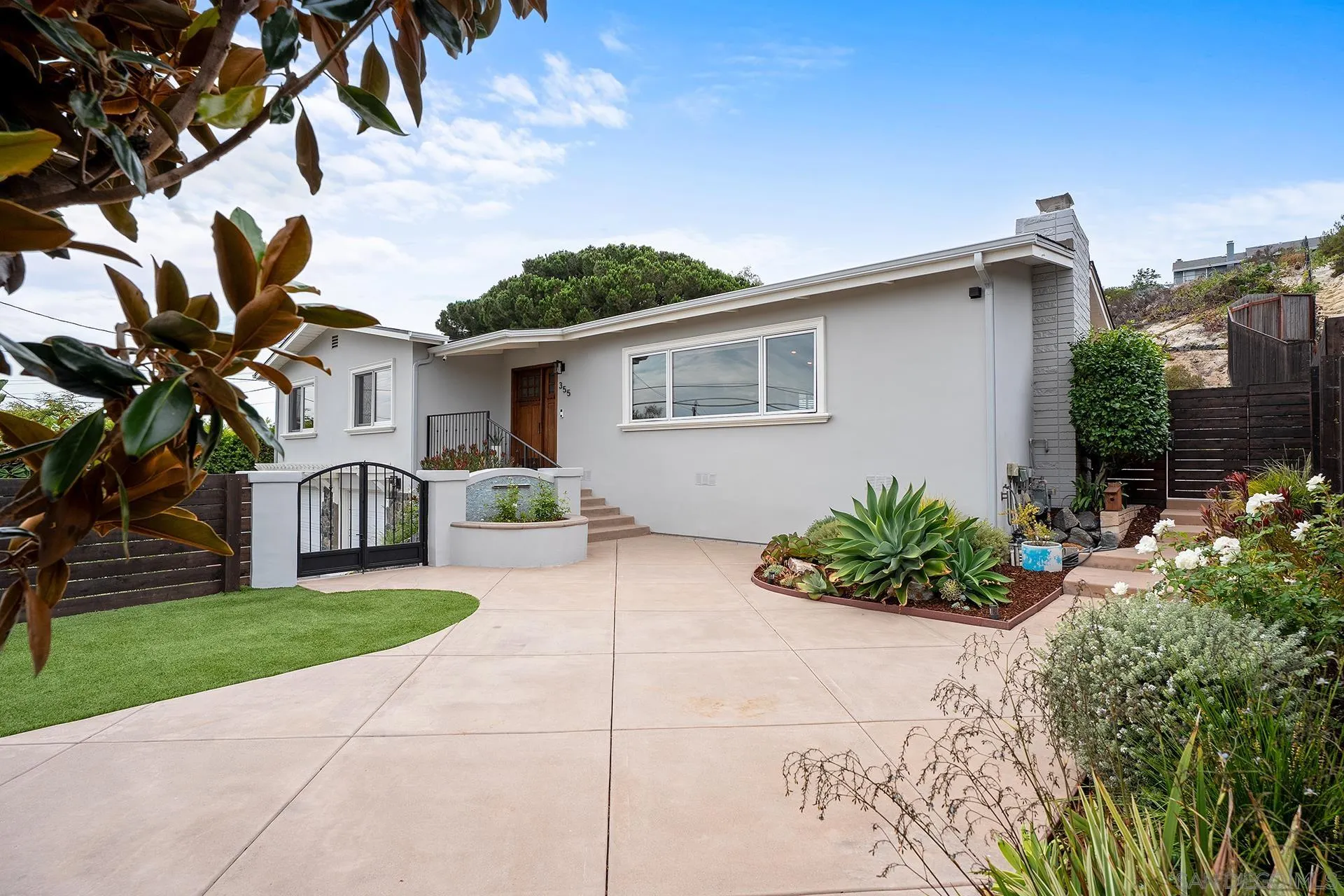 https://cdn.realtyfeed.com/cdn/127/260017036/79e1ca87525b4d2635af243a0bd8f28c.webp