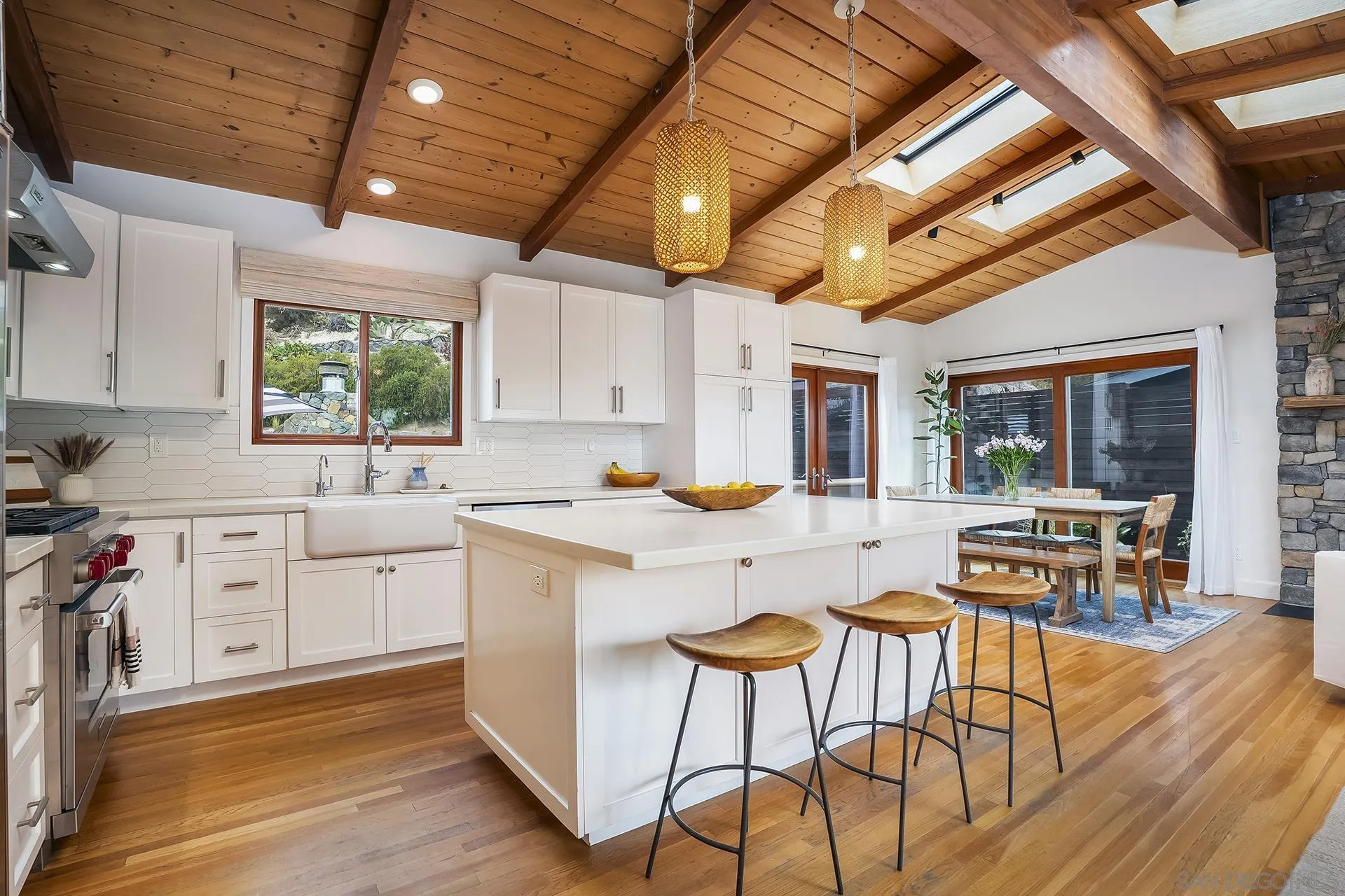 https://cdn.realtyfeed.com/cdn/127/260017036/9e8a8aa258d161e598924bd24c441920.webp