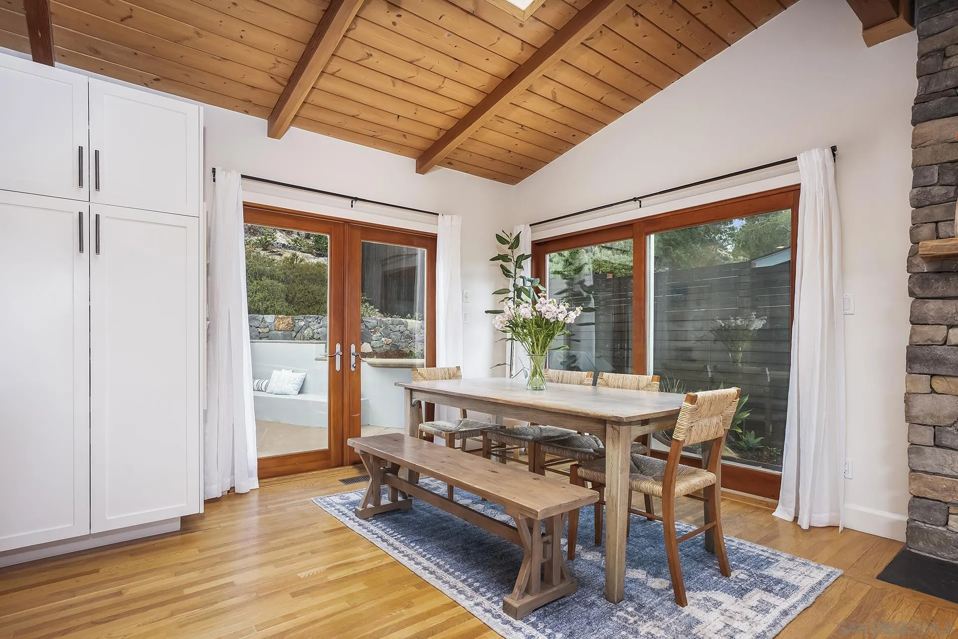 https://cdn.realtyfeed.com/cdn/127/260017036/ced84cfb5c51894306c06b0f9de87d17.webp