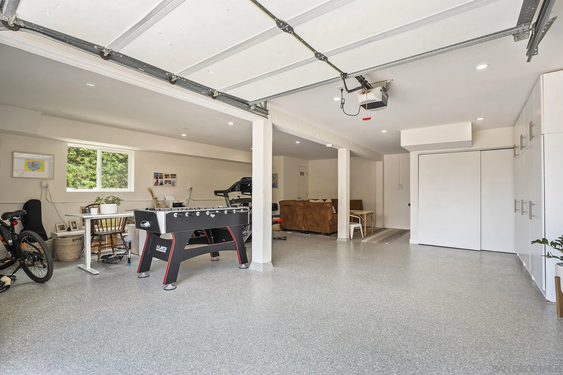 https://cdn.realtyfeed.com/cdn/127/260017036/e9ff8d48339cba41ced34c806c57c6f0.webp