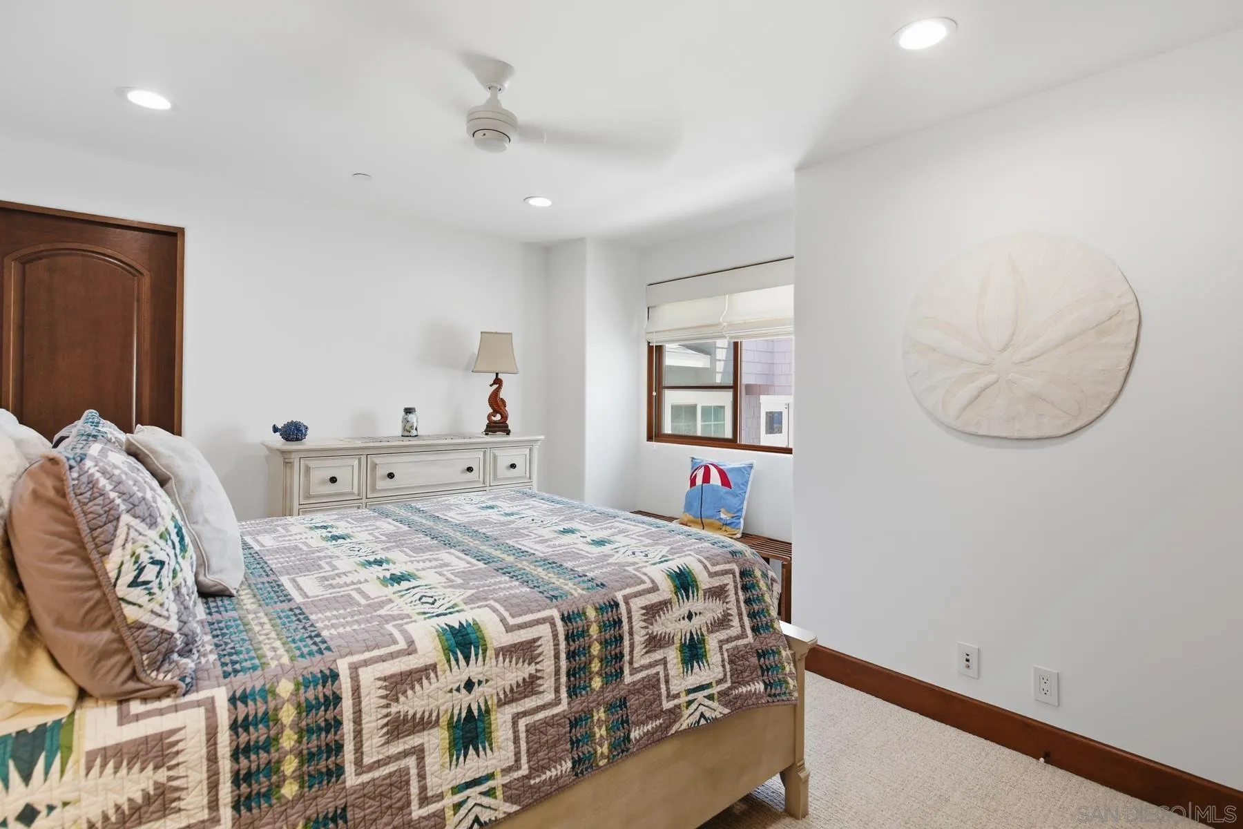 https://cdn.realtyfeed.com/cdn/127/260017039/2fe4341b2a7e145f05602a7bea58c30b.webp