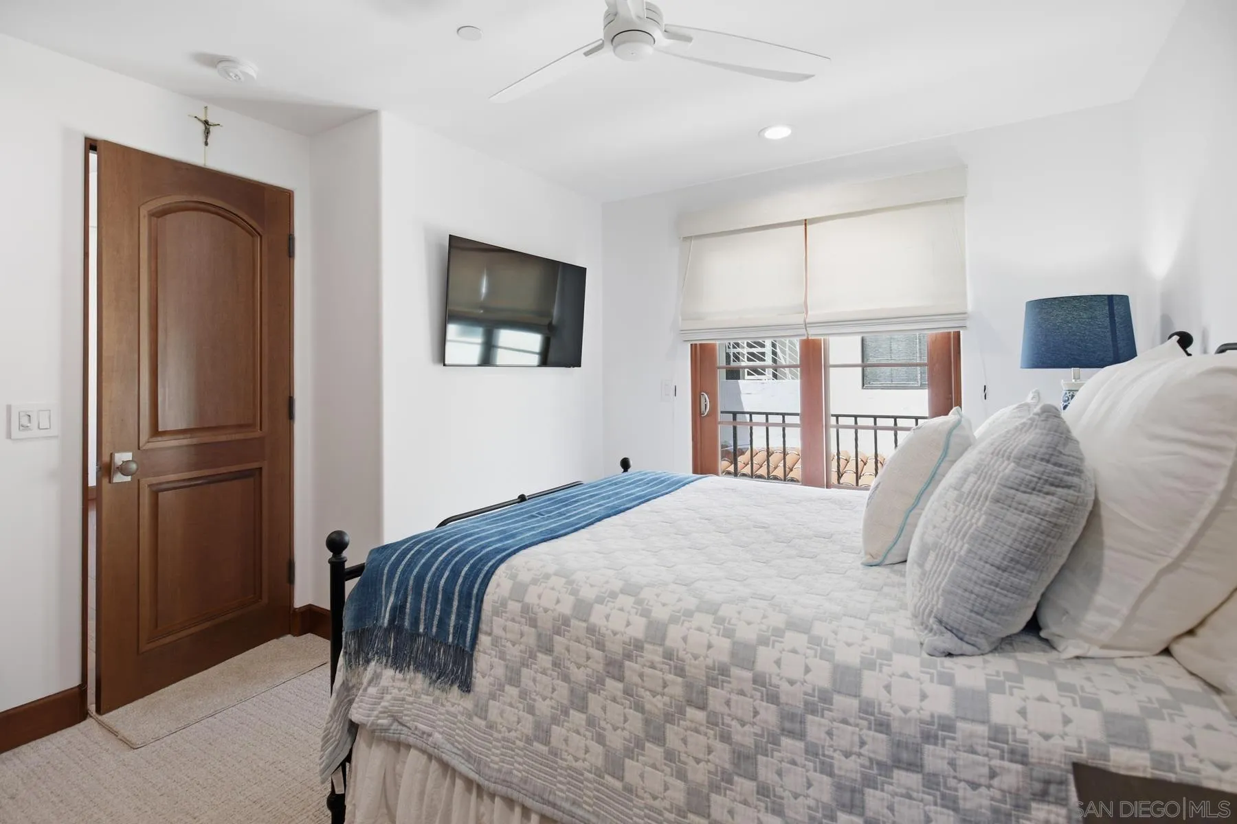 https://cdn.realtyfeed.com/cdn/127/260017039/56d5672d393c40b0daadaf37053b542a.webp