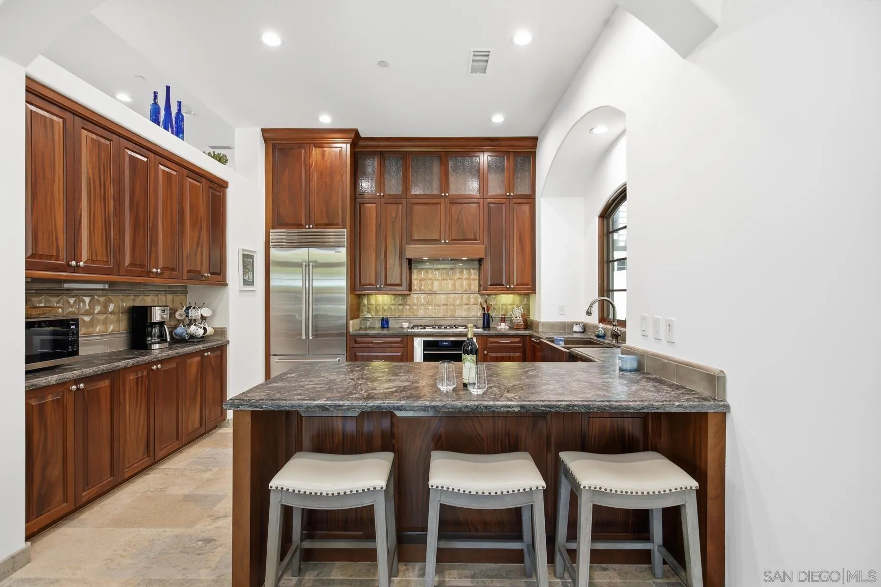 https://cdn.realtyfeed.com/cdn/127/260017039/c8d4896391c092c8bb18afdccad7a633.webp